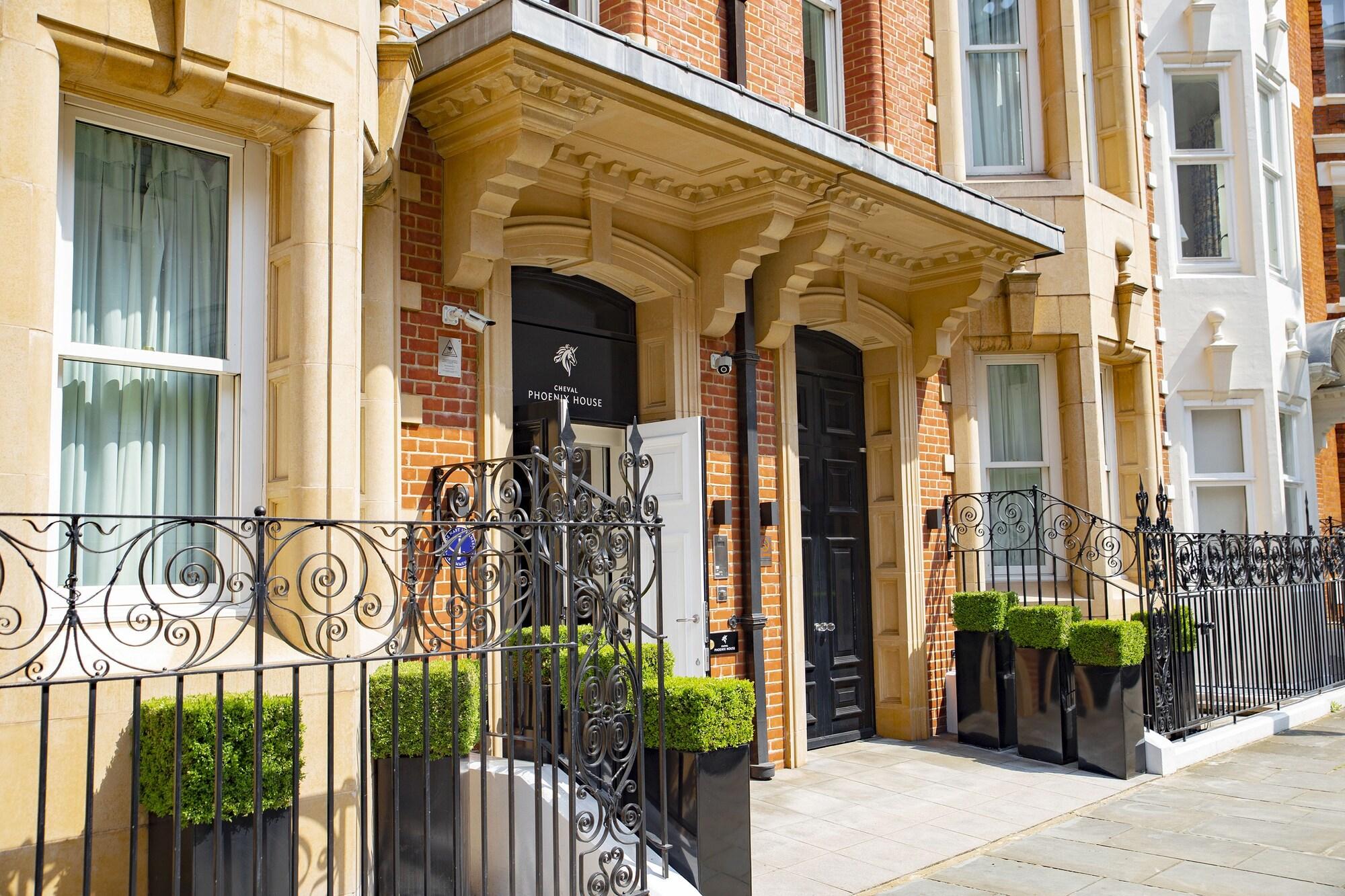 Varios Cheval Phoenix House at Sloane Square