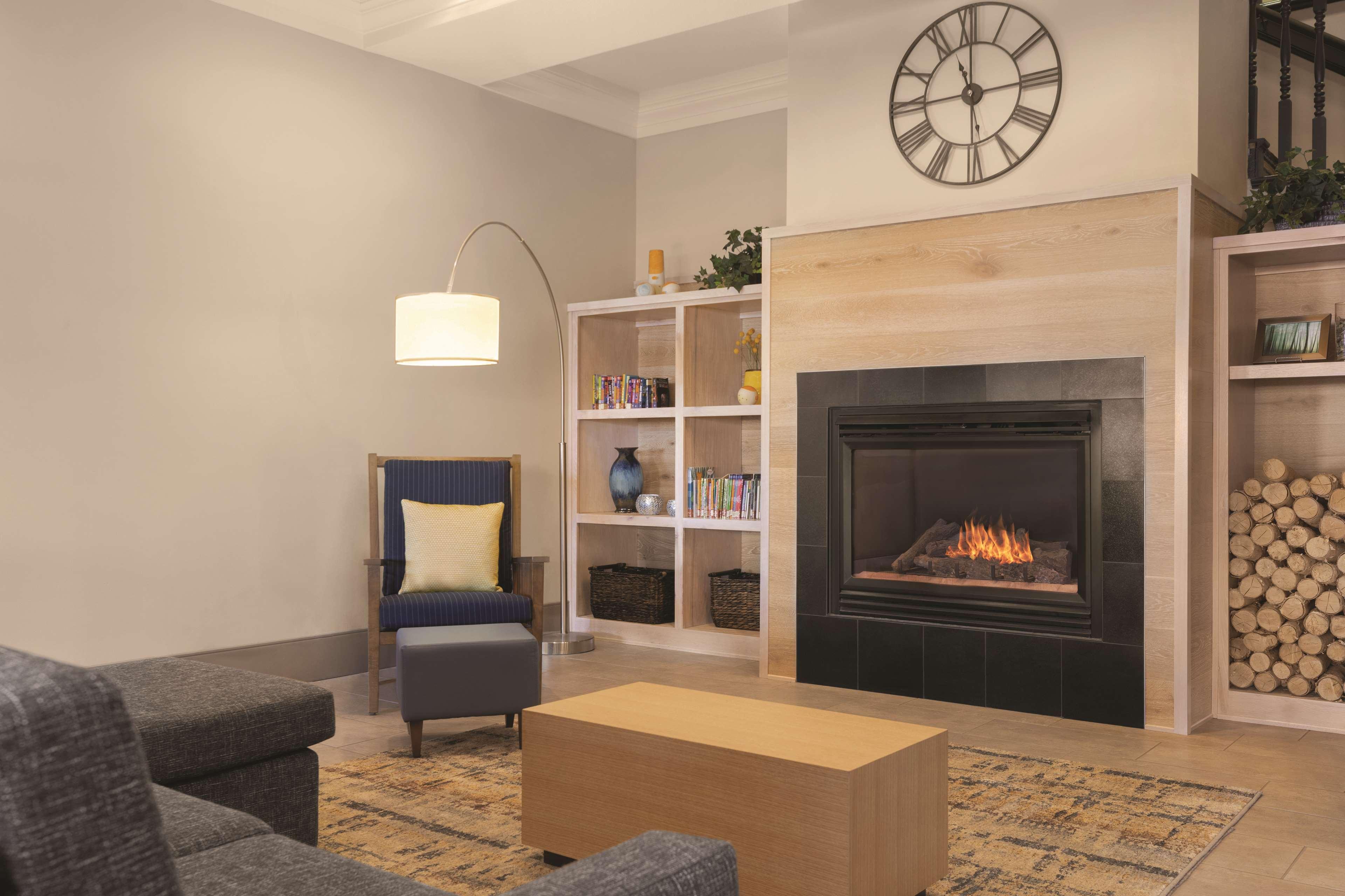 Vista Lobby Country Inn & Suites by Radisson, Billings, MT