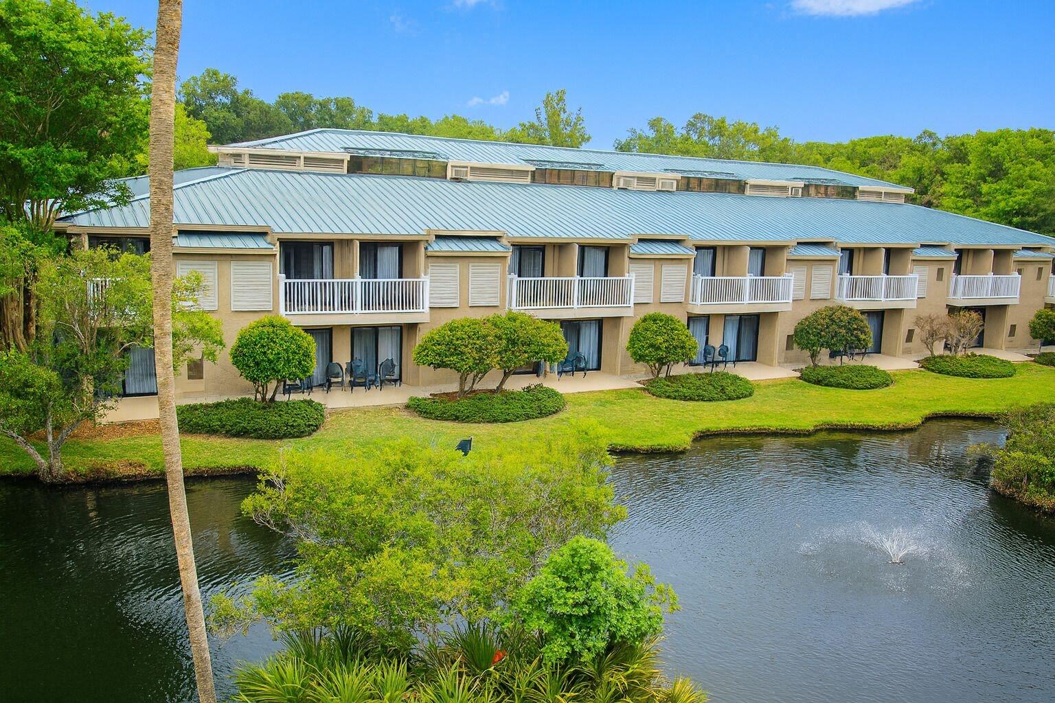 Vista Exterior Players Club Resort