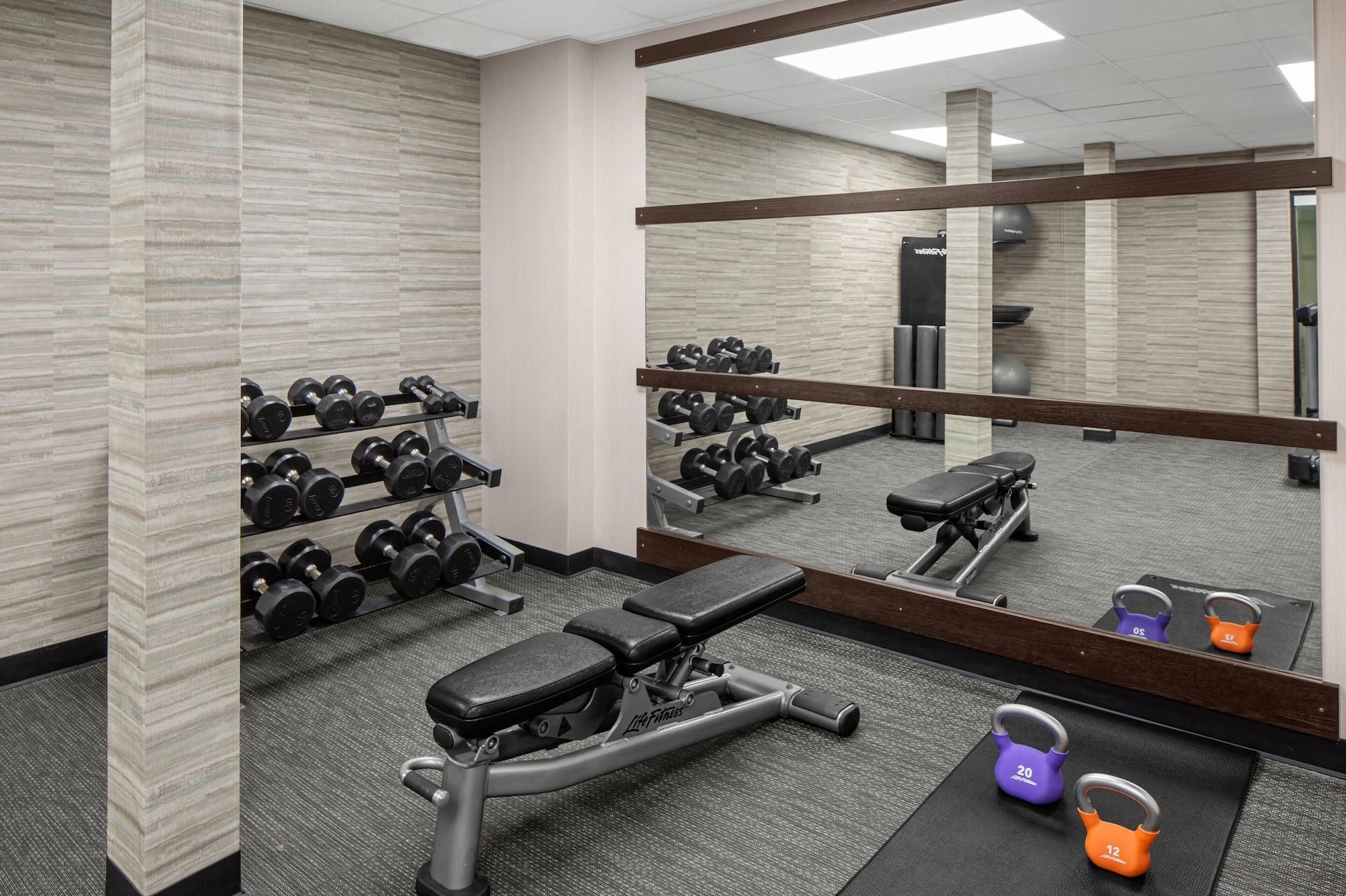 Gimnasio Courtyard by Marriott Detroit Brighton
