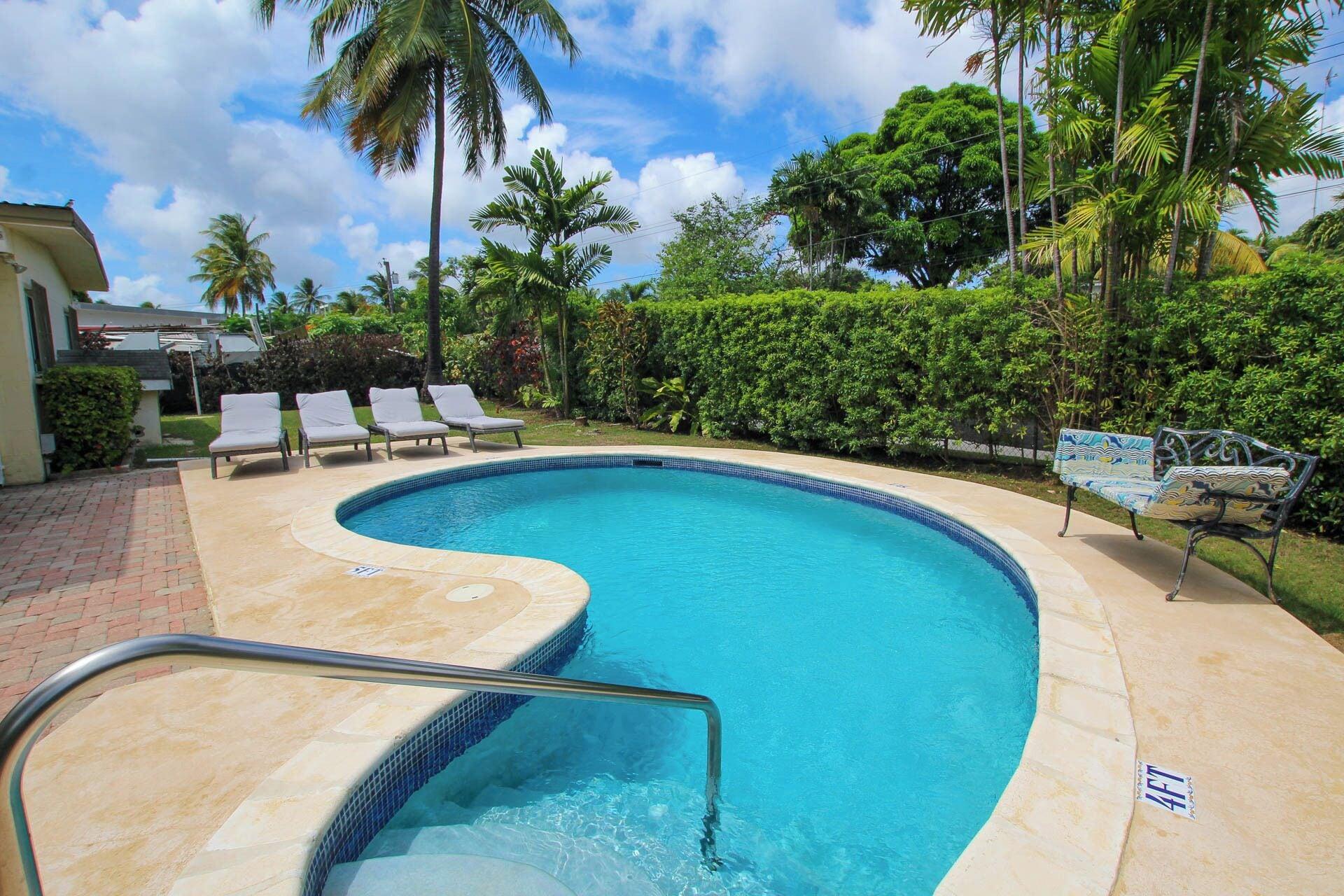 Vista Exterior Amazing Pool and Nearby Beach - Bliss