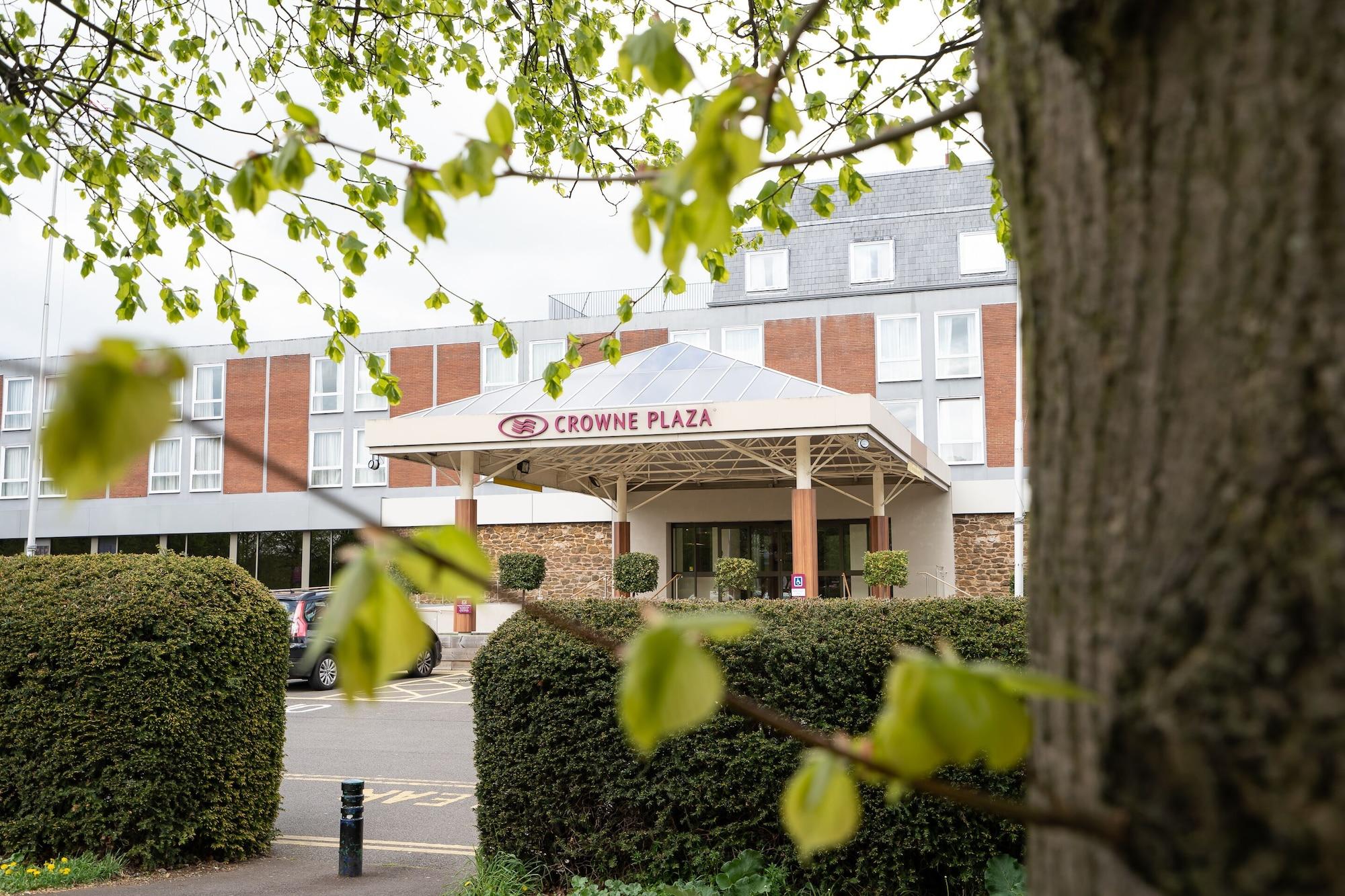 Vista Exterior Crowne Plaza Stratford Upon Avon by IHG