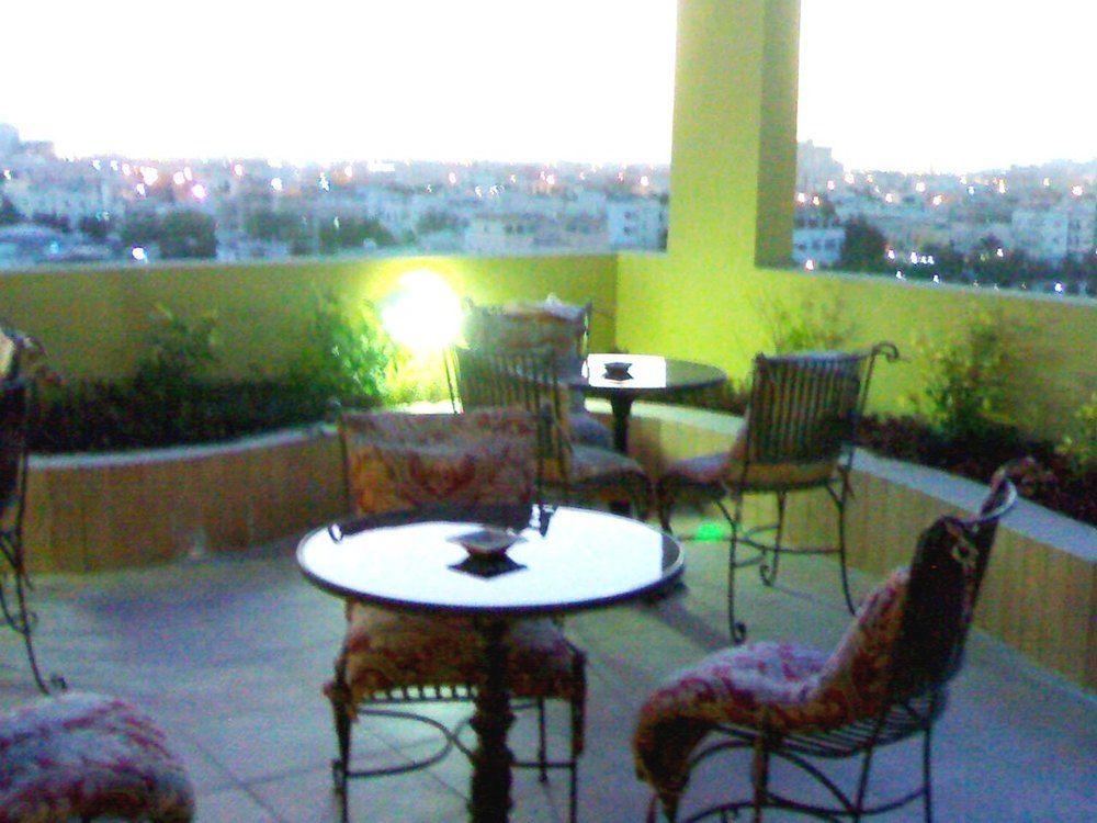 Bar/Salón Capital O 111 Infinity Suites