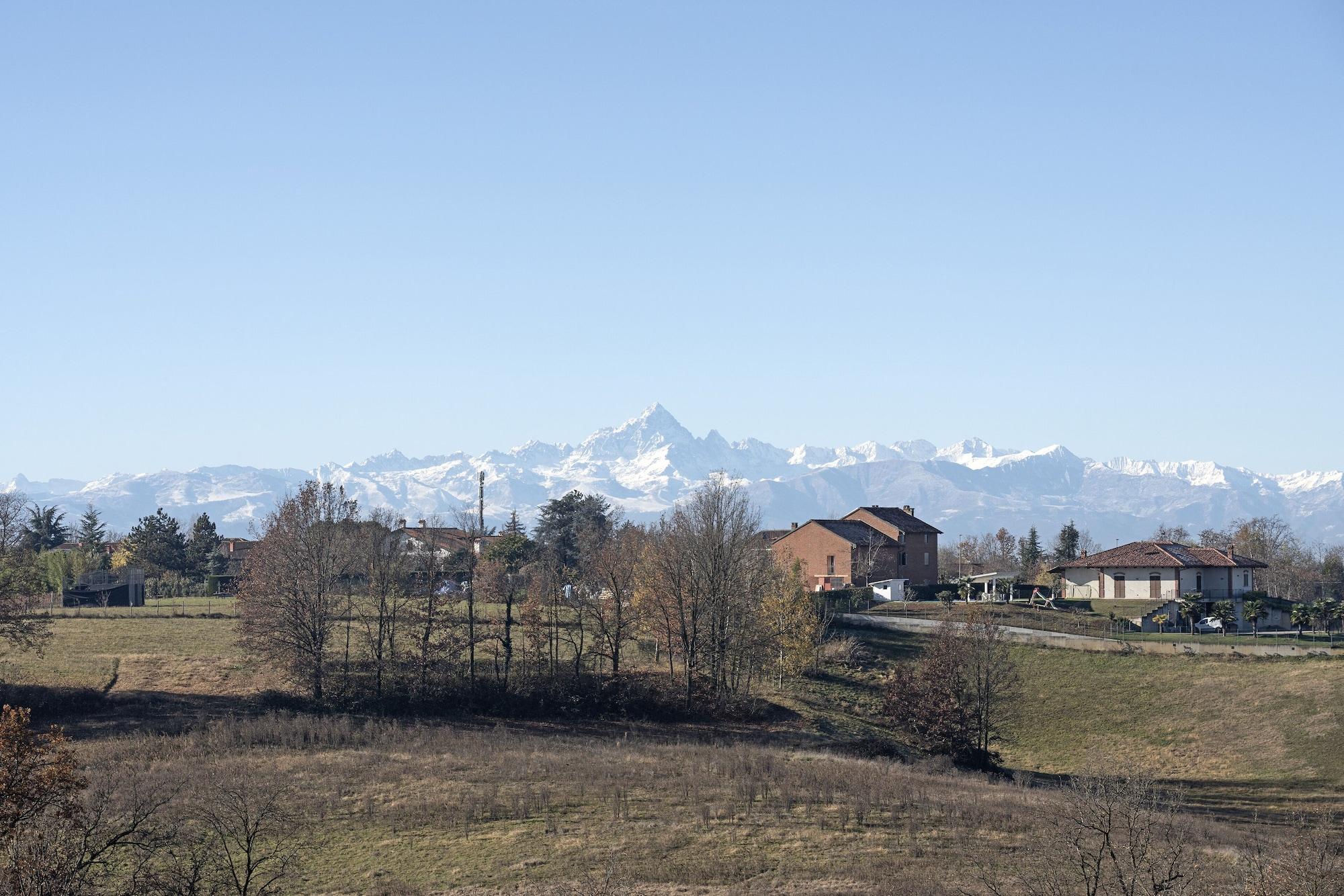 Vista Exterior La Barca nel Bosco di Cascina Papa Mora