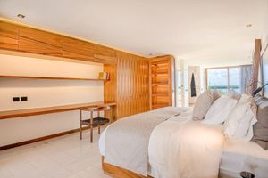 Renta Vacacional - Luxury beachfront villa at Nizuc