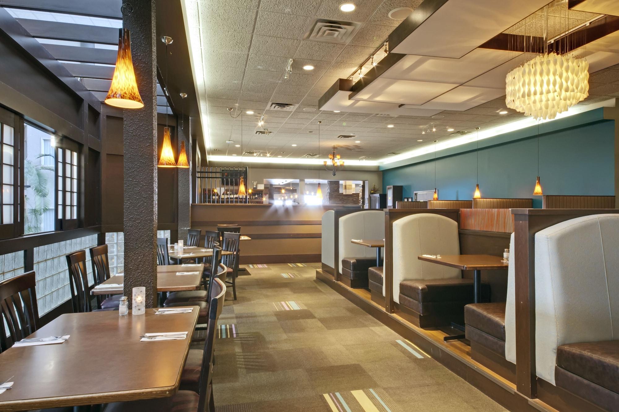Restaurant Coast Kamloops Hotel & Conference Centre