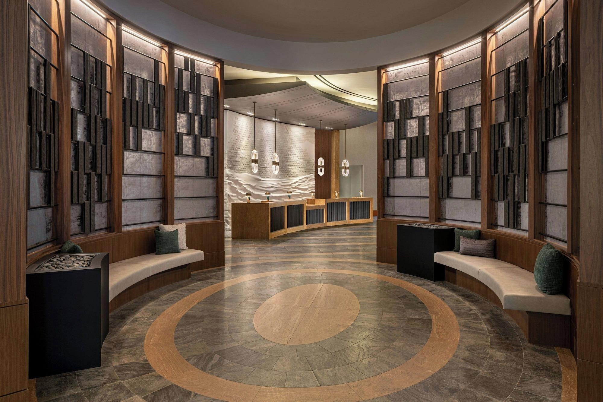 Vista Lobby Renaissance Boston Seaport District