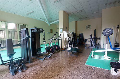 Gimnasio Oceanografico Apartments & Spa
