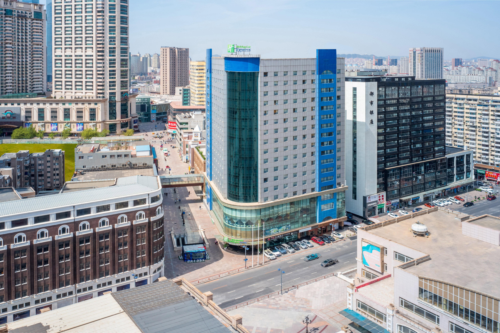 Vista Exterior Holiday Inn Express Dalian City Centre by IHG