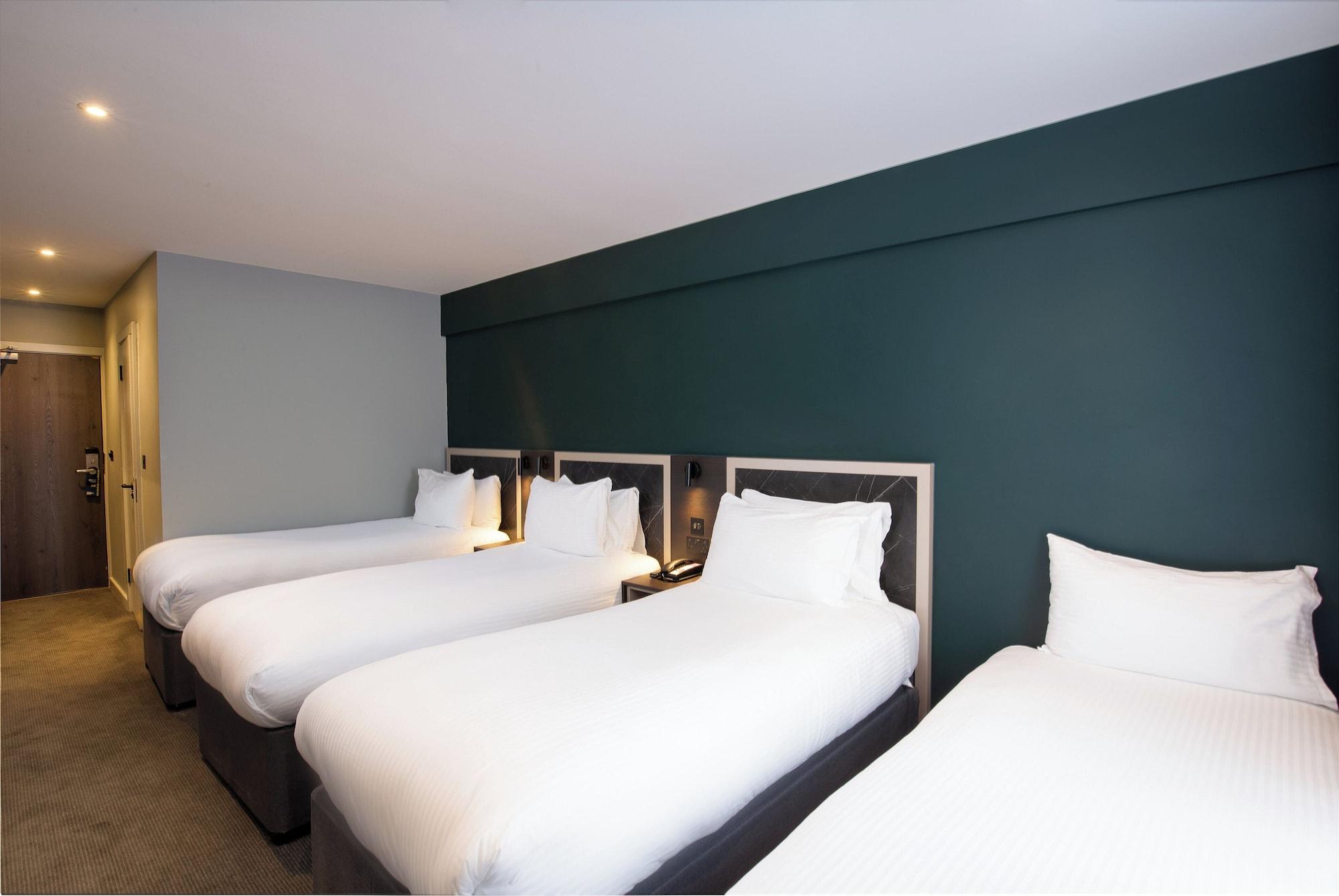 Set de Habitación Royal National Hotel
