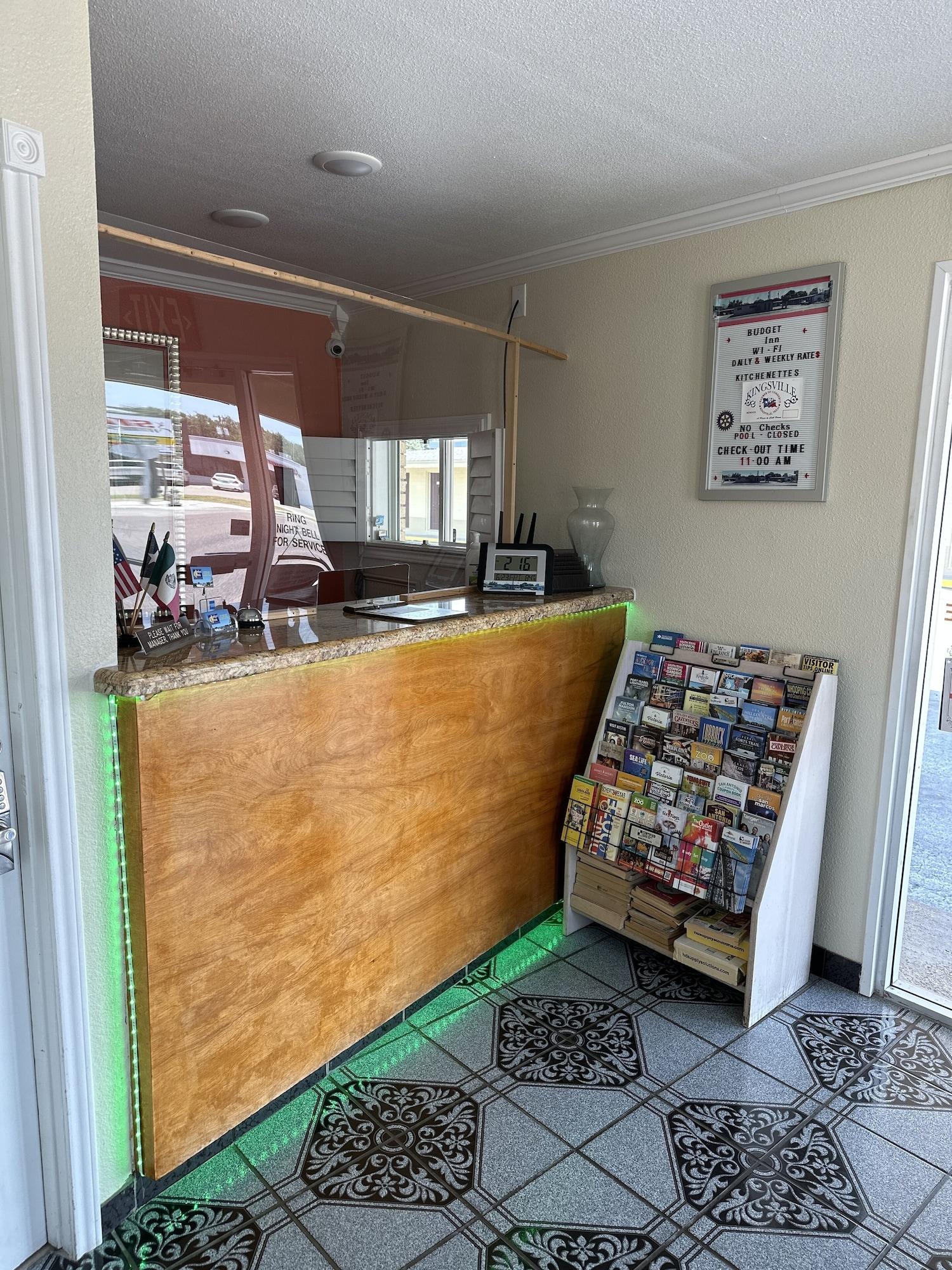 Vista Lobby Budget inn