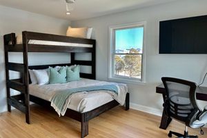 Alquiler Temporario - Surf City Beautiful New Construction 5 bedrooms + Elevator, Walkable