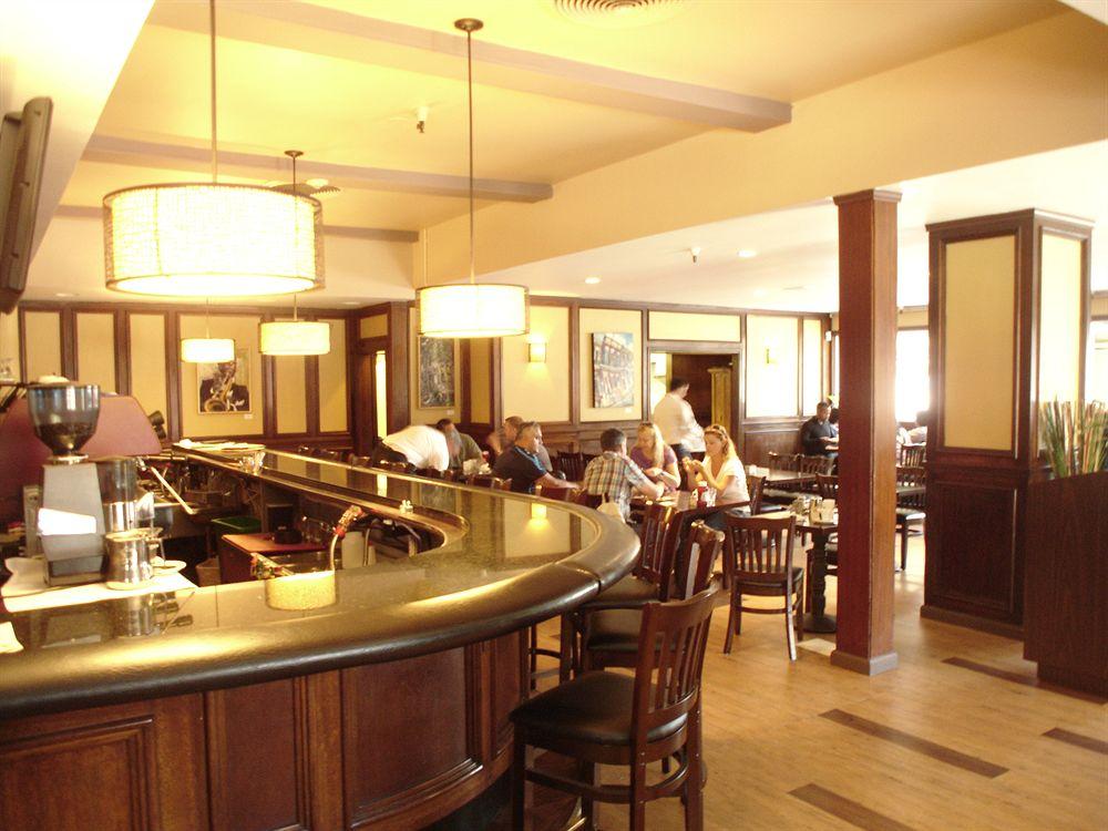 Bar/Lounge Pickwick Hotel