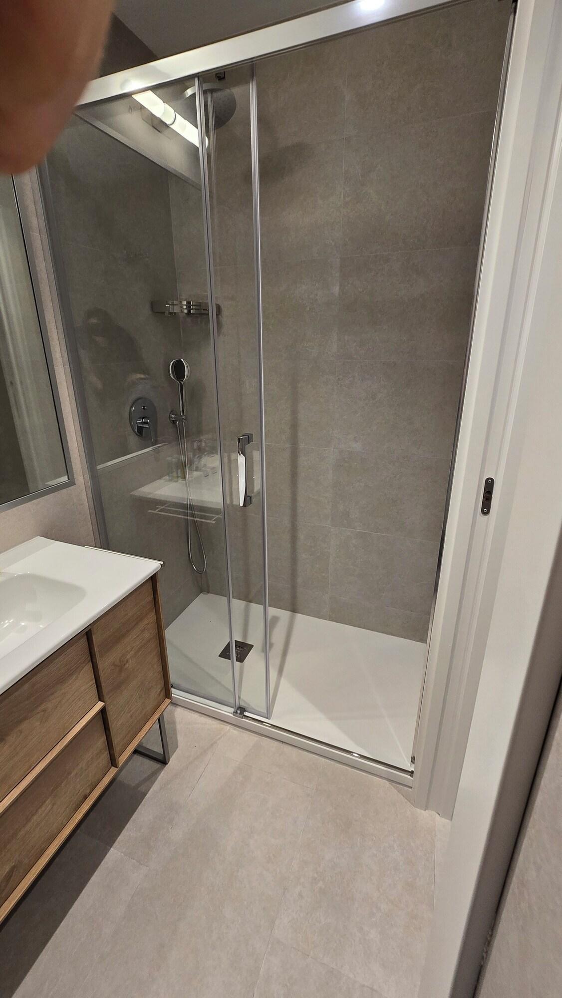 Equipamiento de Habitación Hostal Rambla 24 by Holihome