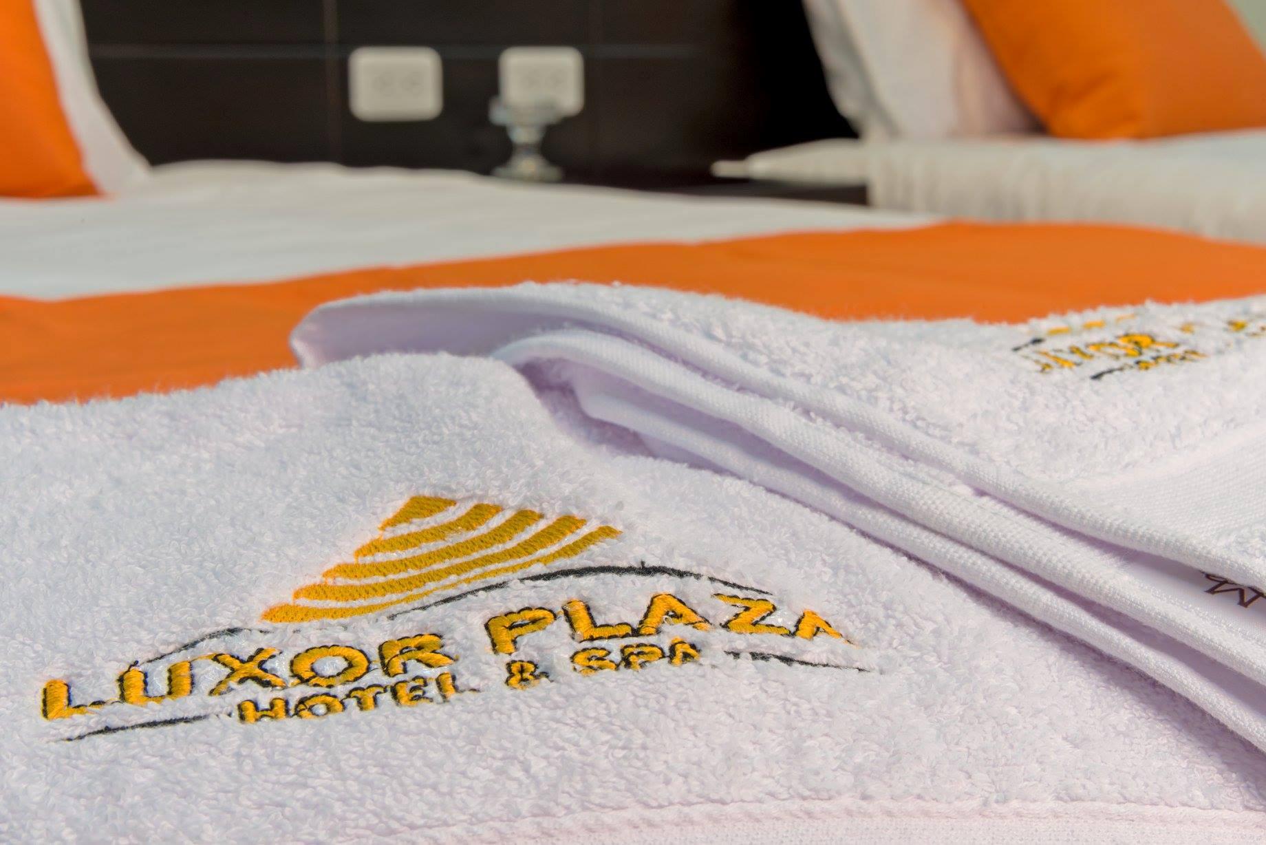 Set de Habitación Luxor Plaza Hotel y Spa