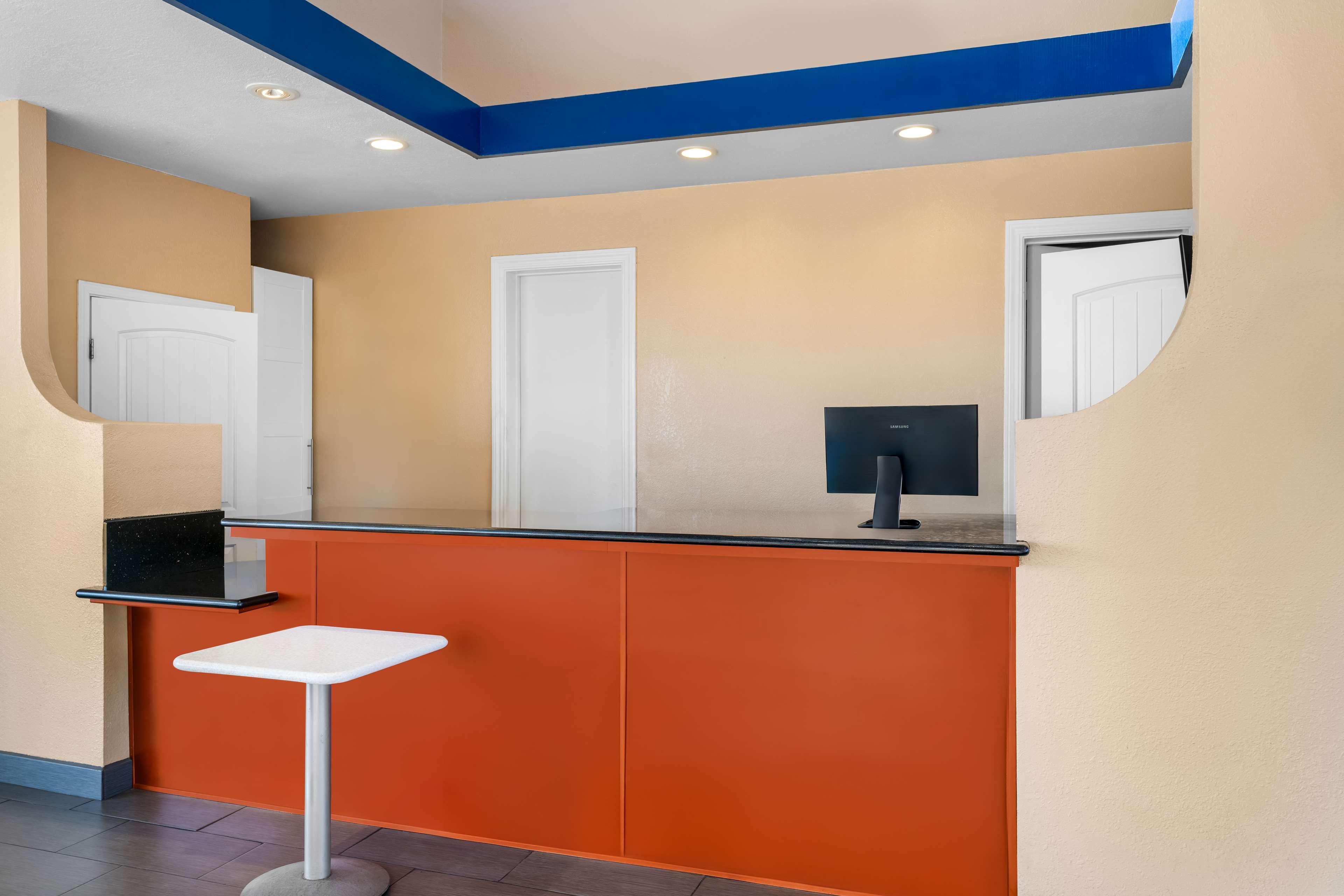 Vista Lobby Americas Best Value Inn Vacaville Napa Valley
