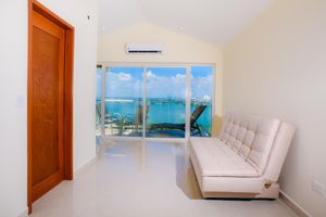 Alquiler Vacacional - Oceanfront Penthouse on Cancun Beach w/Amazing Views! Steps to Beach & Nightlife