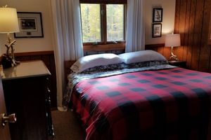 Alquiler Vacacional - Take in the View/Cozy Cabin on the Lake 
Minutes from Boulder Jct & Bike Trails