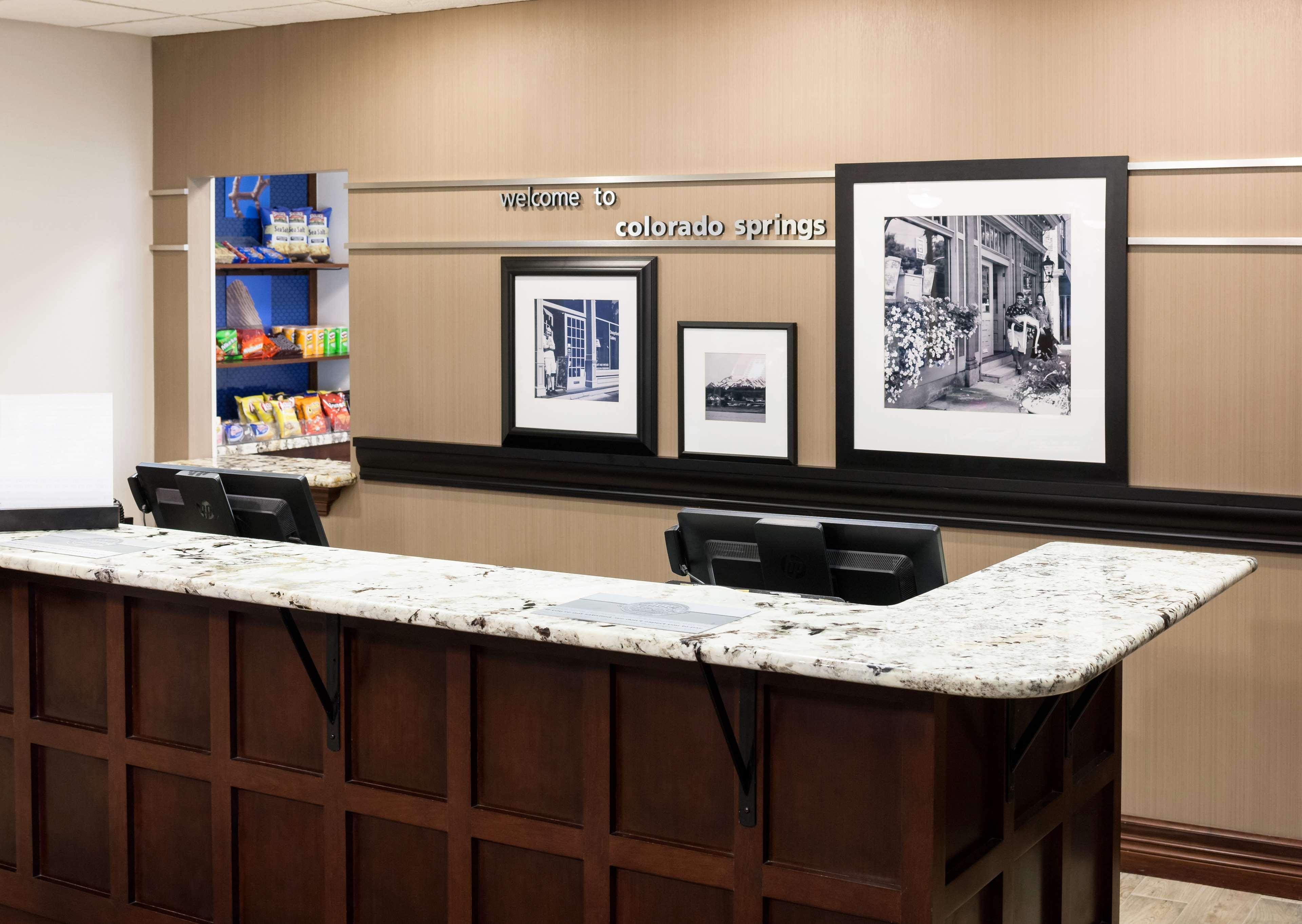 Vista Lobby Hampton Inn & Suites Colorado Springs/I-25 South