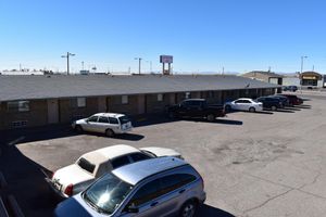 Alojamiento - Satellite Inn