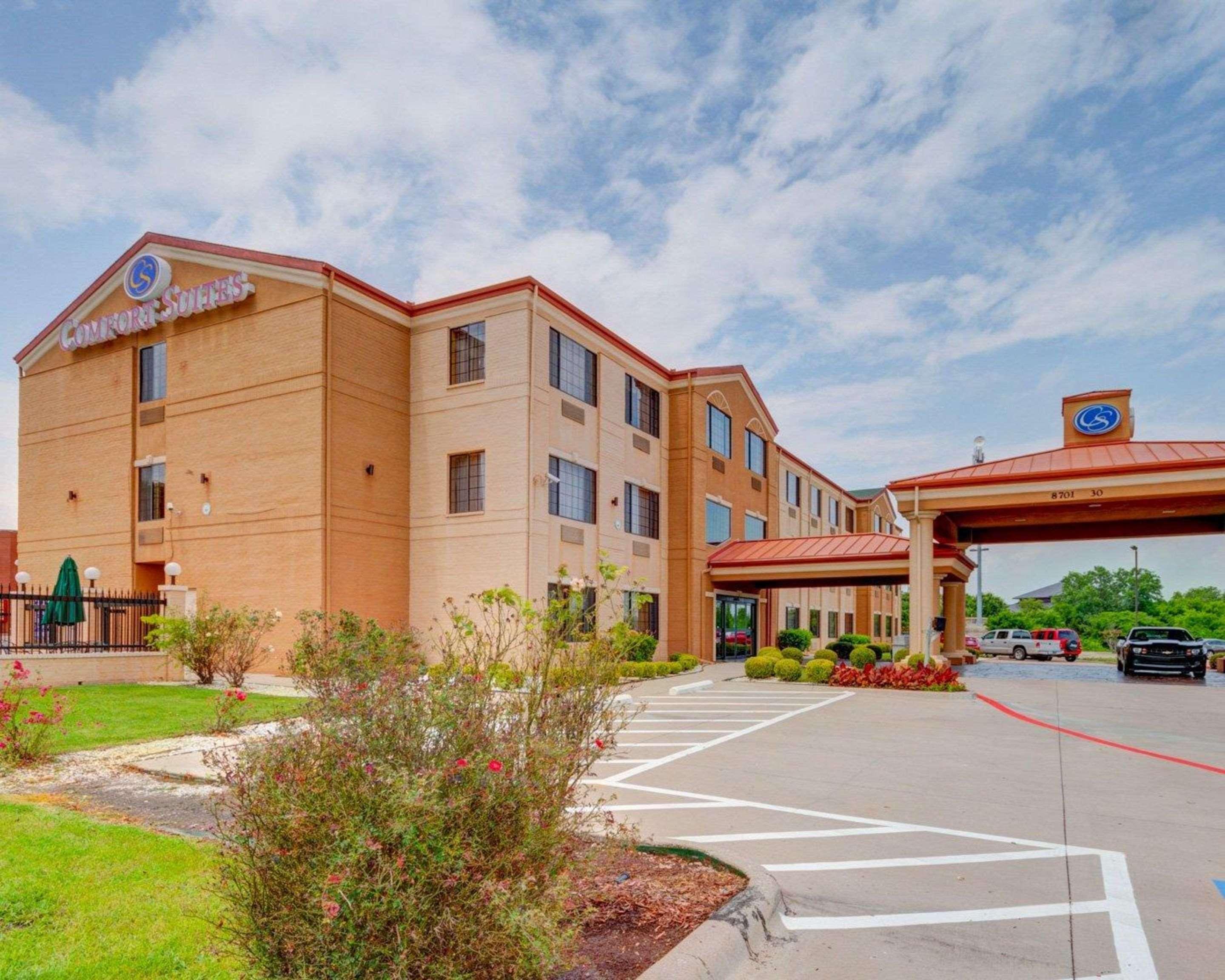 Vista Exterior Comfort Suites Lake Ray Hubbard
