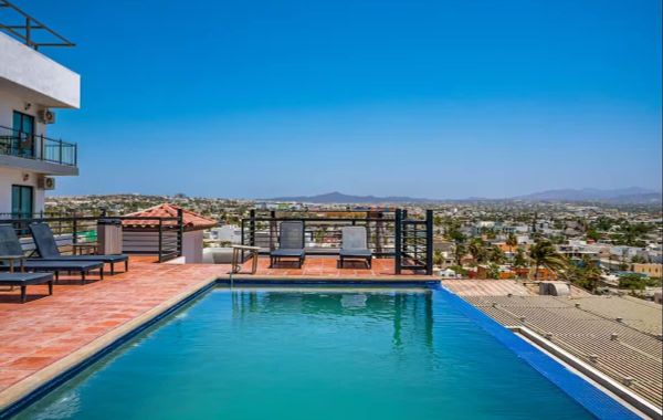 Rooftop pool + resort access in downtown Cabo - Hoteles en Los cabos, México: todo incluido, baratos y ofertas
