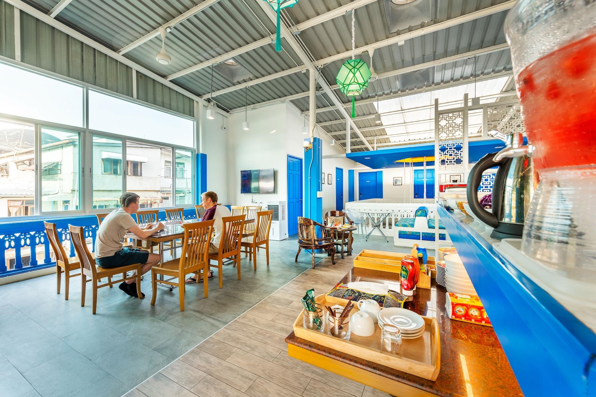 Bar/Salón Ama Hostel Bangkok