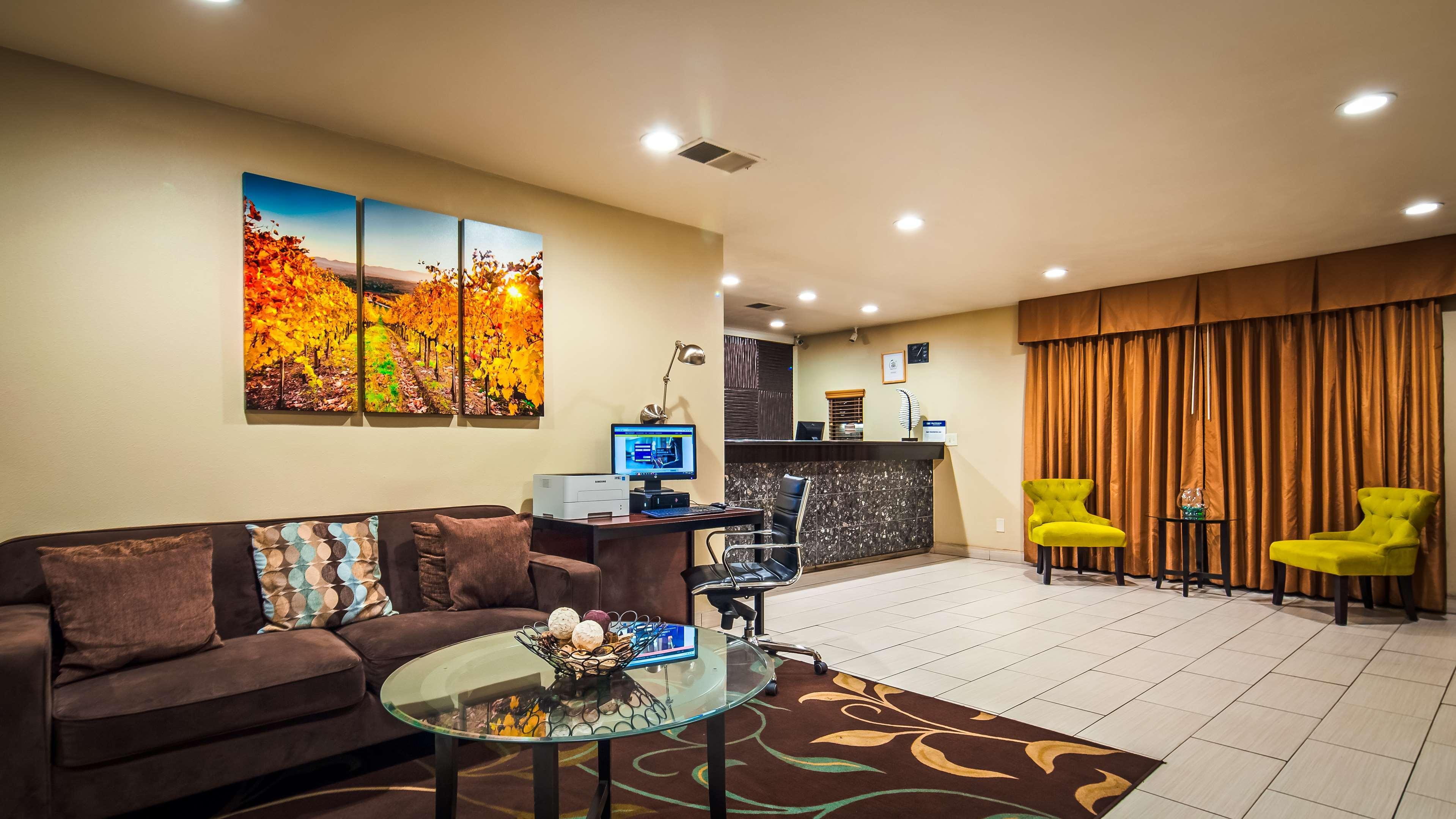 Vista Lobby Best Western Heritage Inn