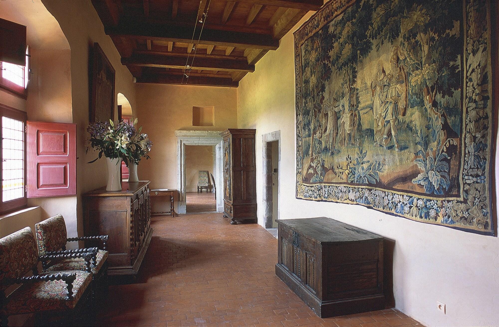 Vista Lobby Chateau La Servayrie