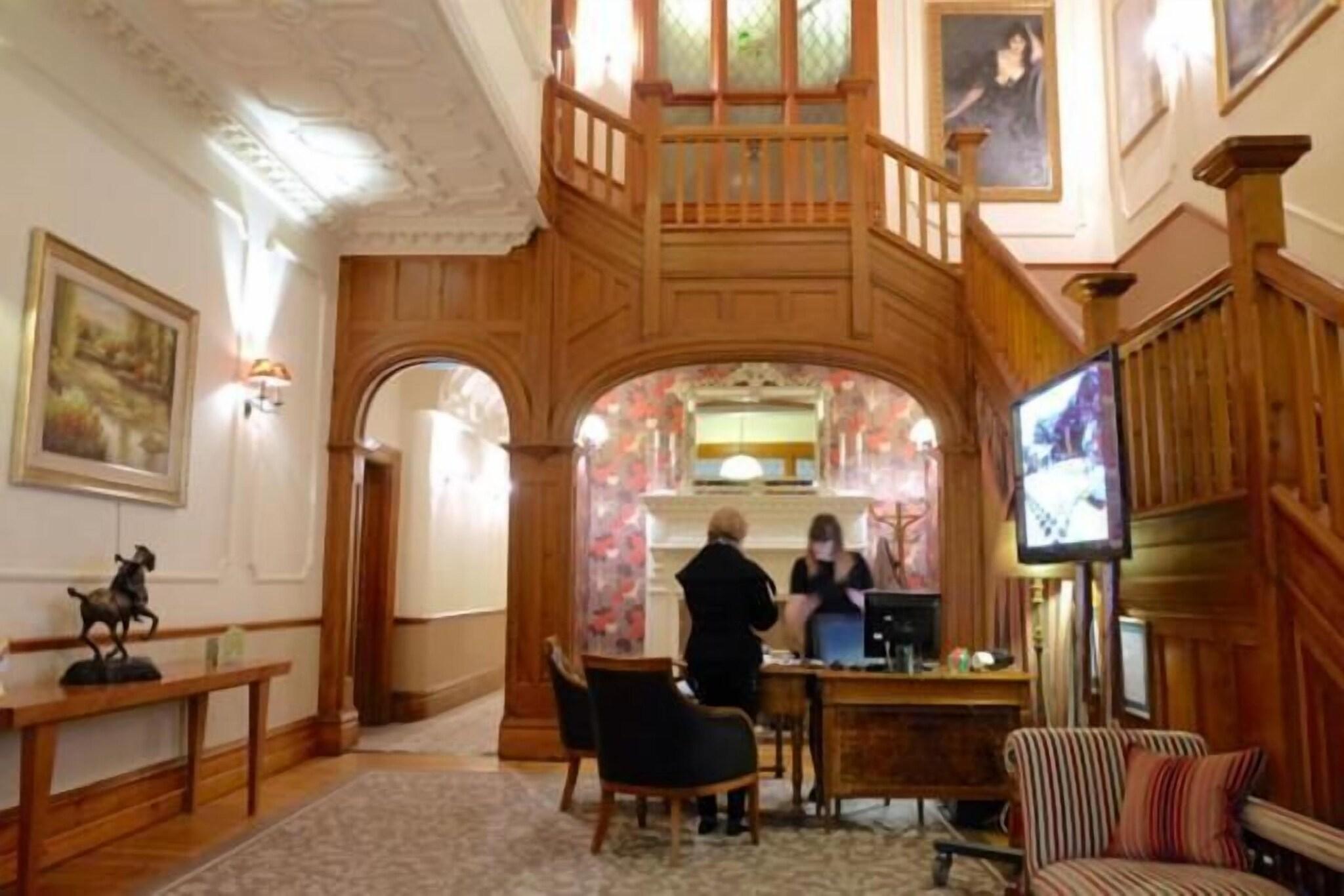 Vista Lobby Nunsmere Hall Hotel