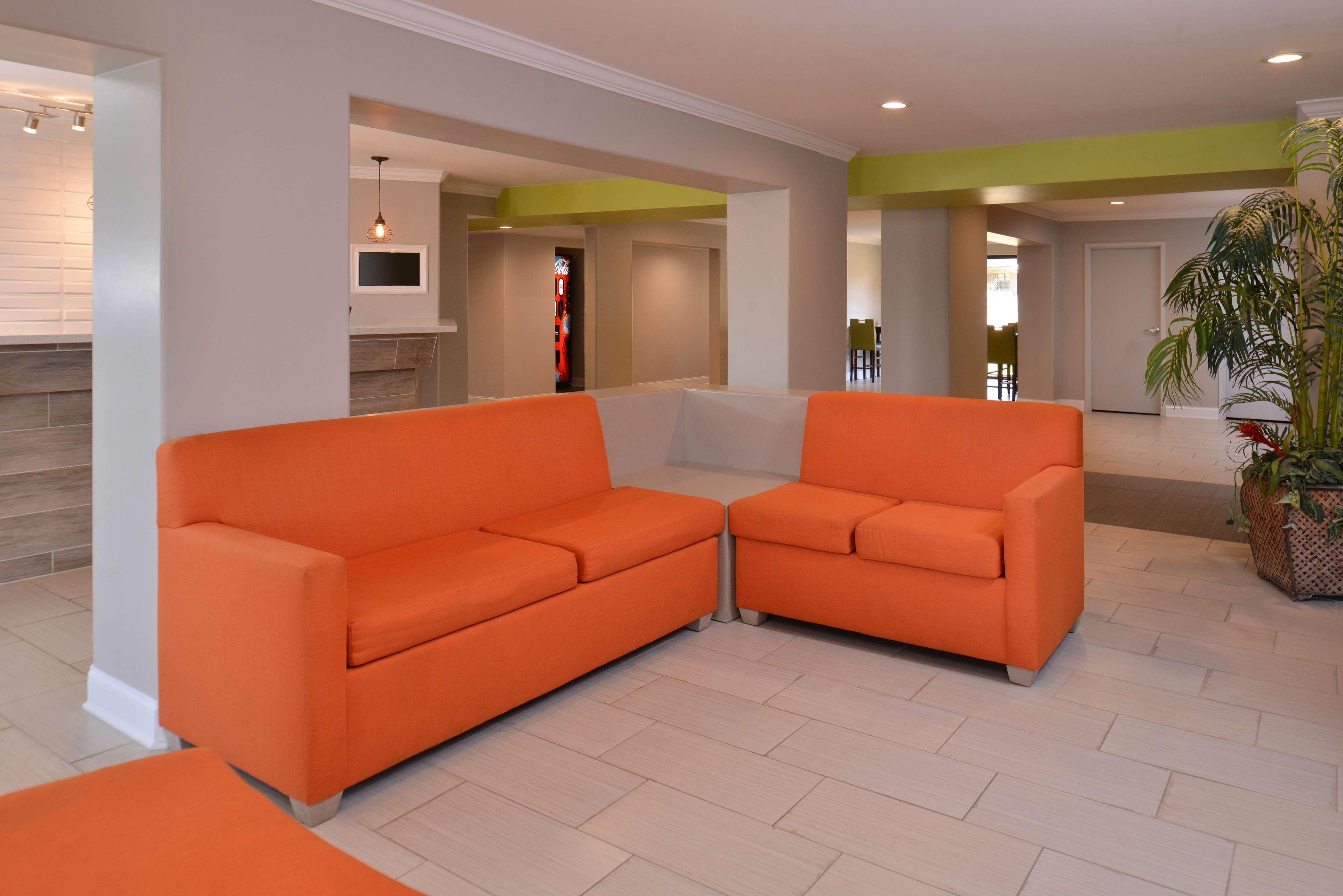 Vista Lobby Americas Best Value Inn Memphis Airport