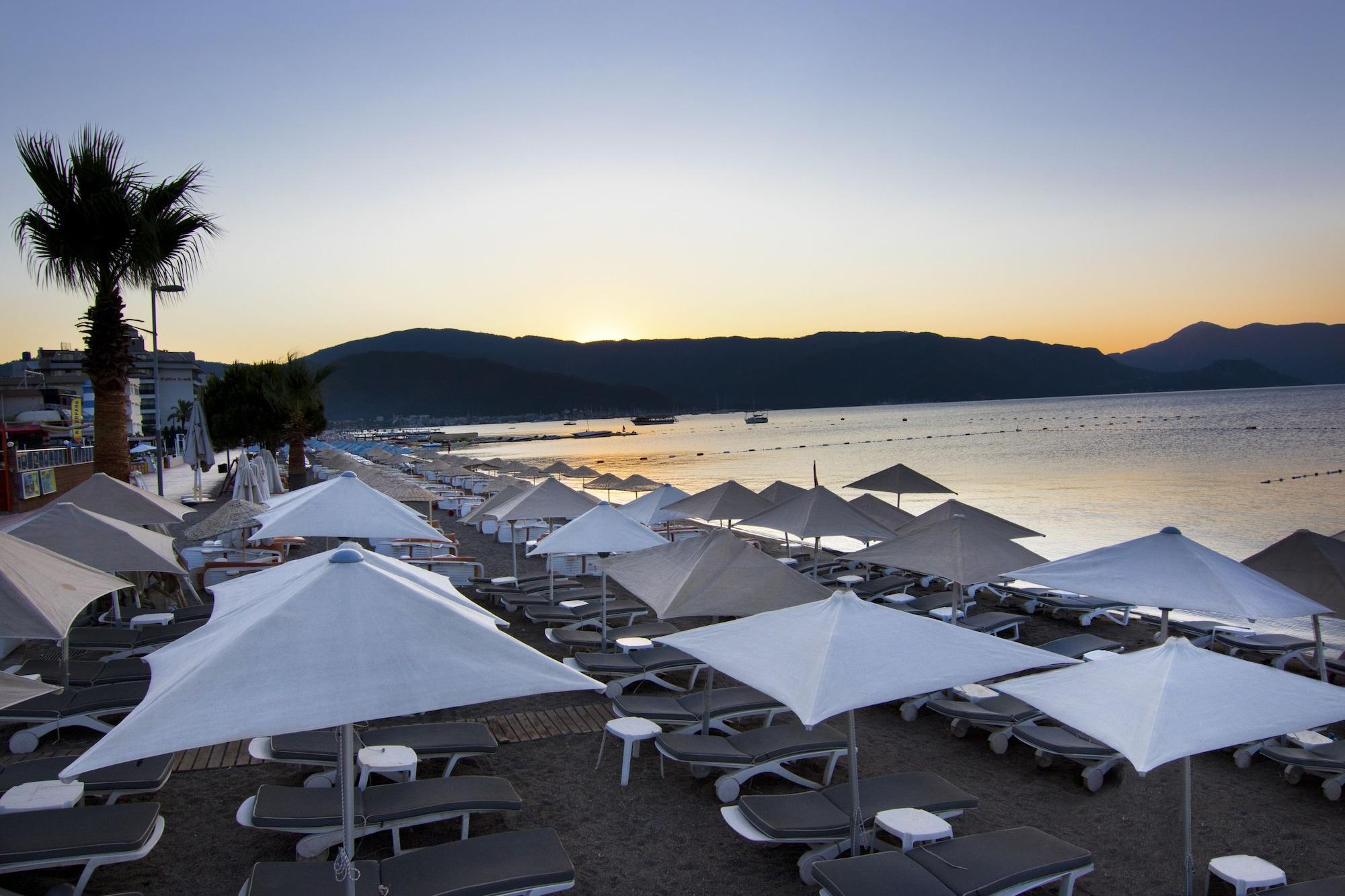 Playa Romance Beach Hotel