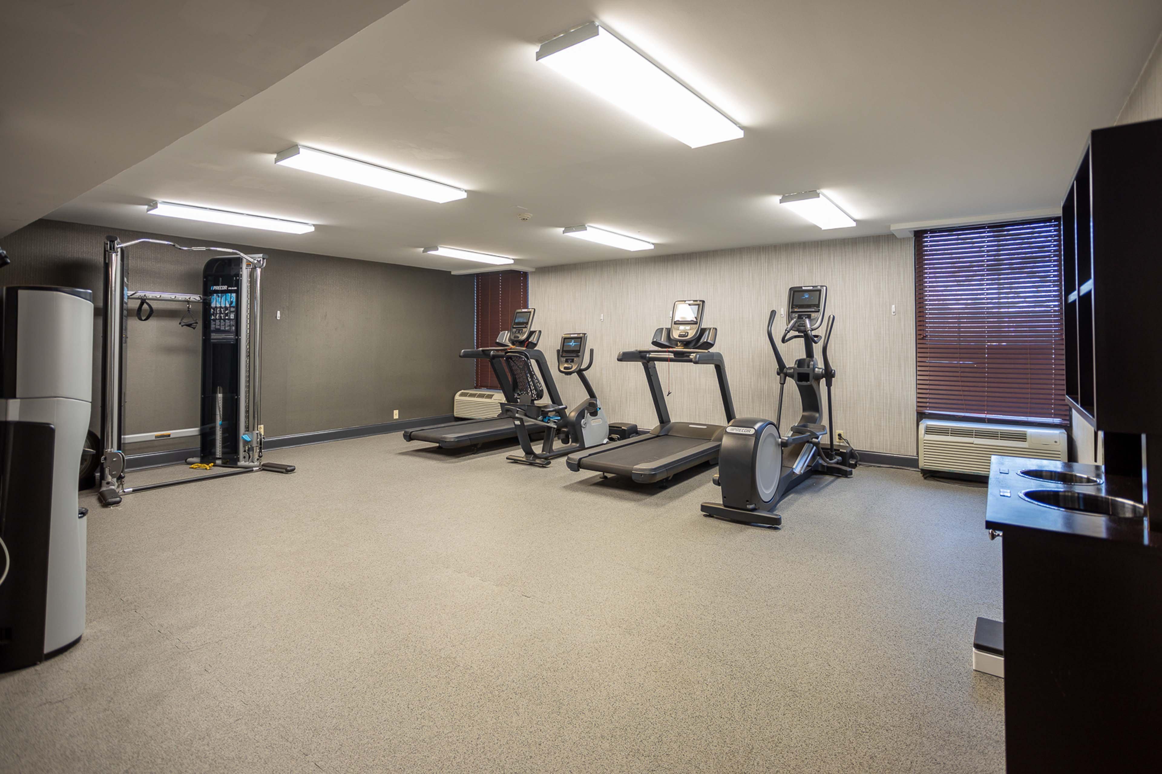 Instalaciones Recreativas Holiday Inn Express Newark Airport Elizabeth by IHG