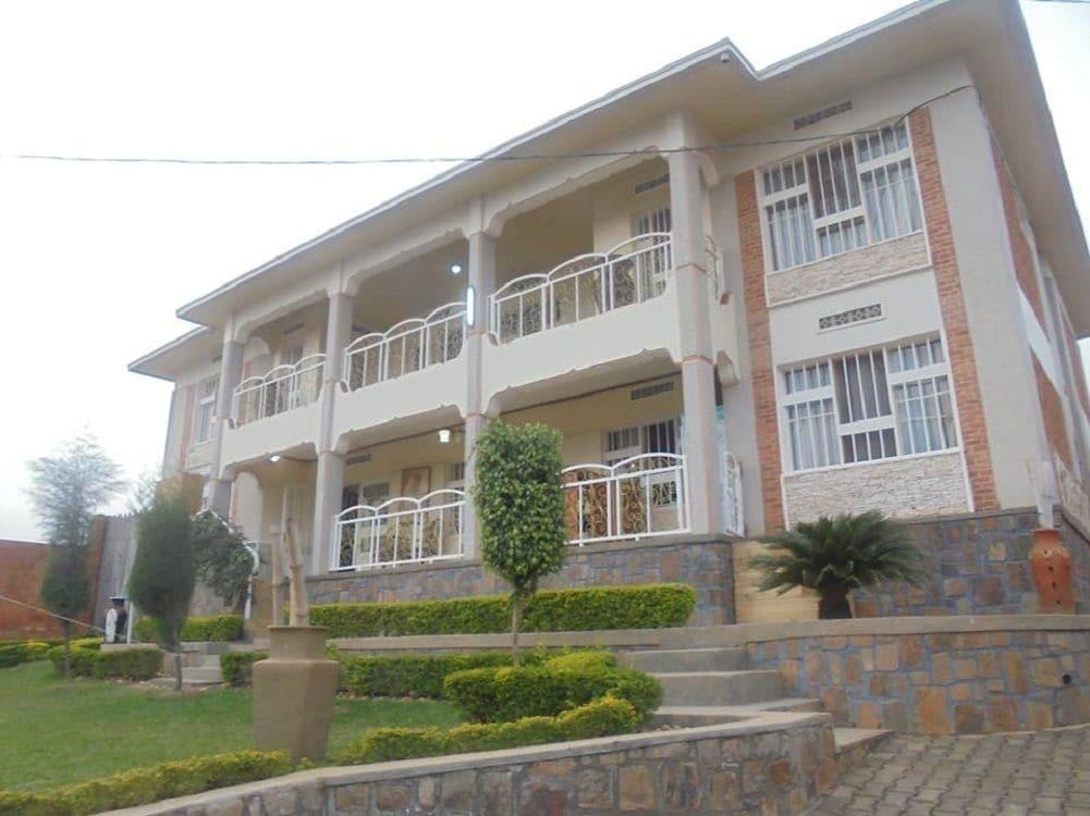 Varios Mubwiza Courts
