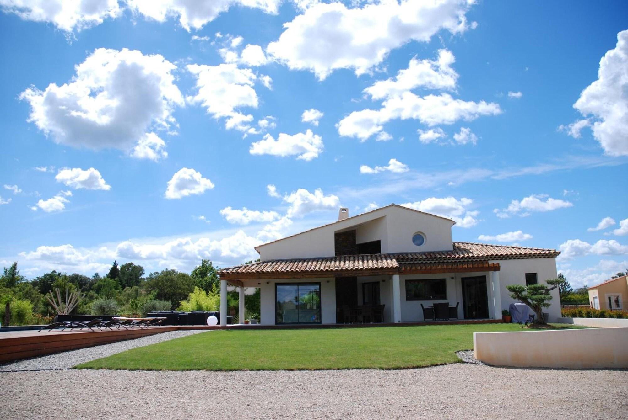 Vista Exterior Villa Otilia
