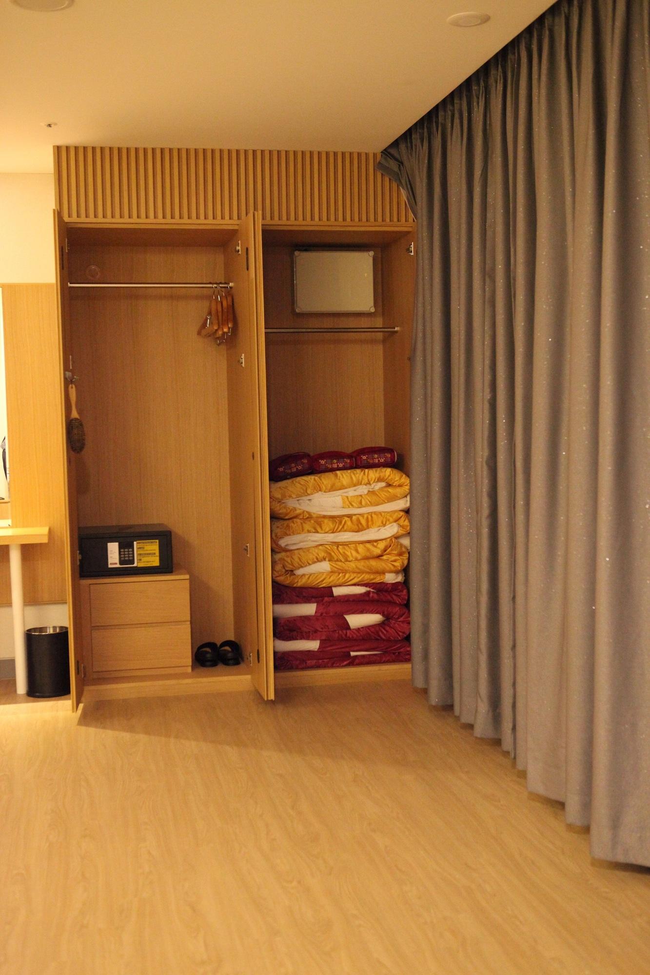 Set de Habitación Hotel DongBang