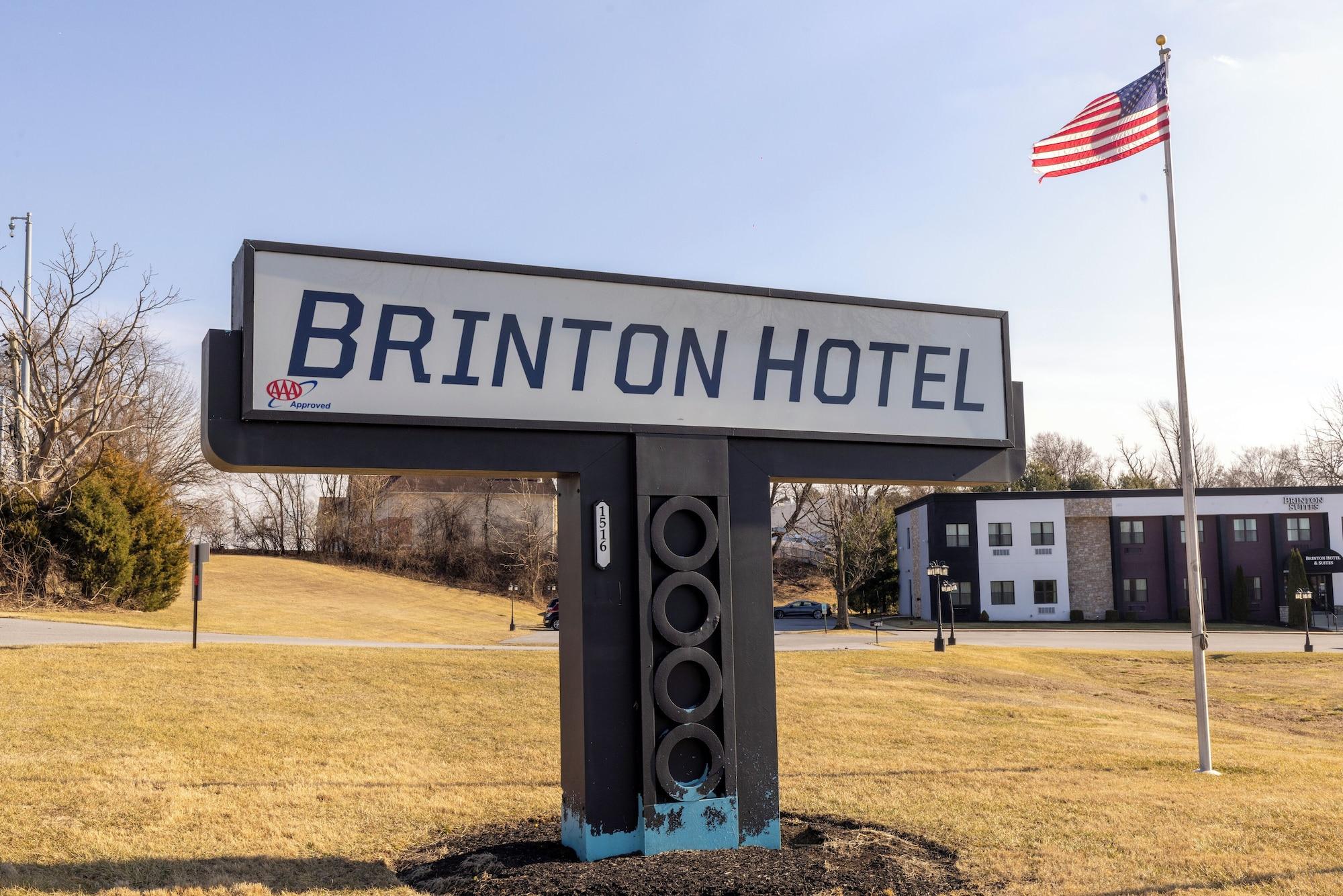 Vista Exterior Brinton Suites