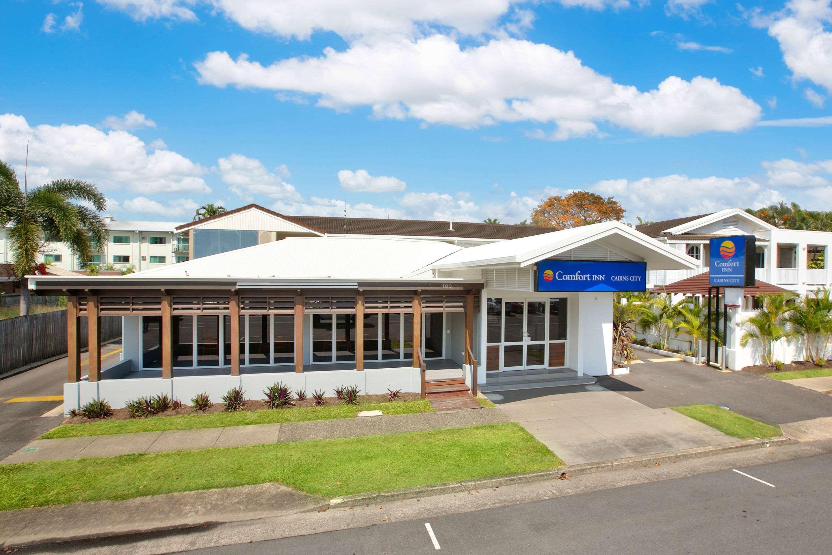 Vista Exterior Comfort Inn Cairns City