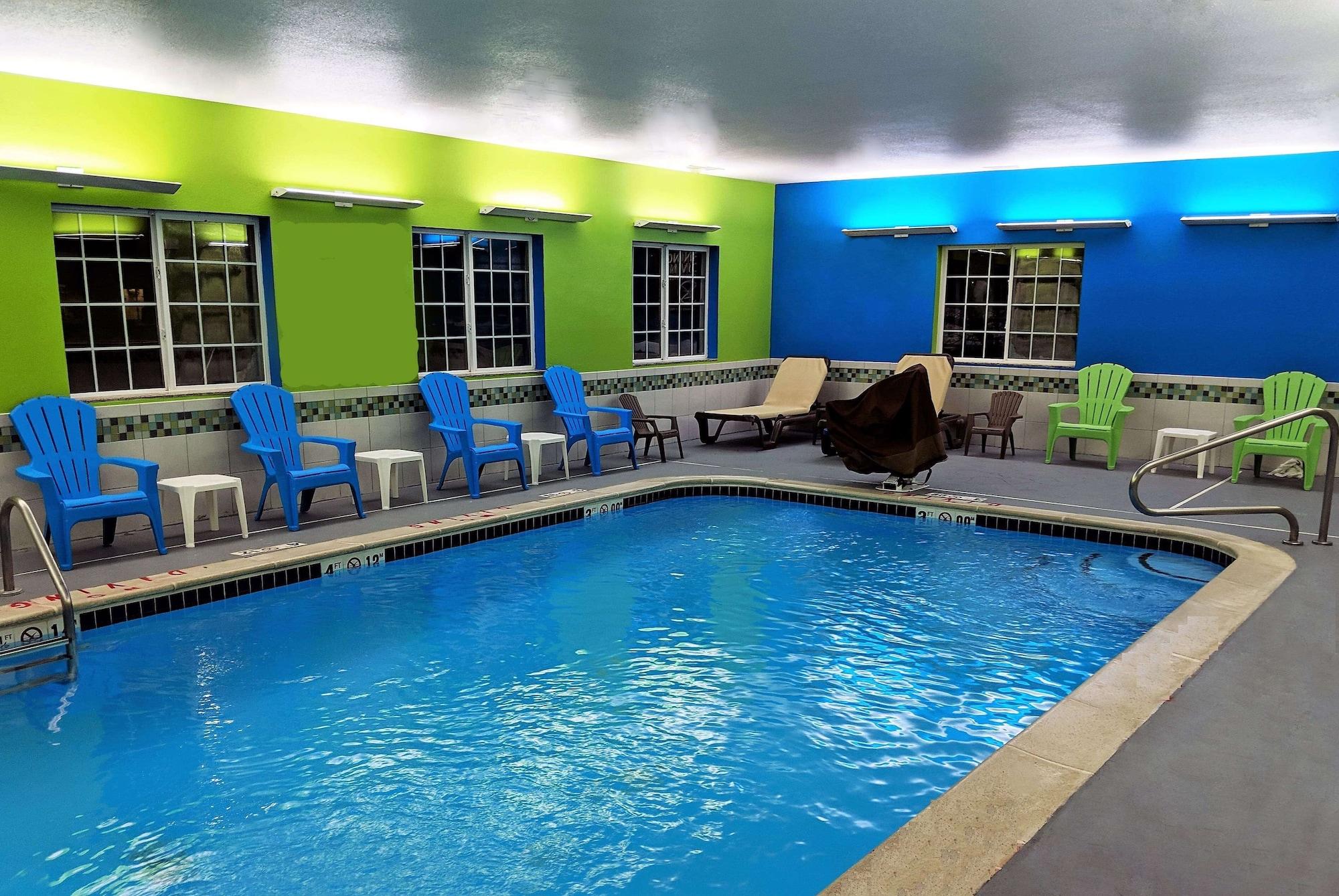 Vista Piscina Microtel Inn & Suites by Wyndham Michigan City