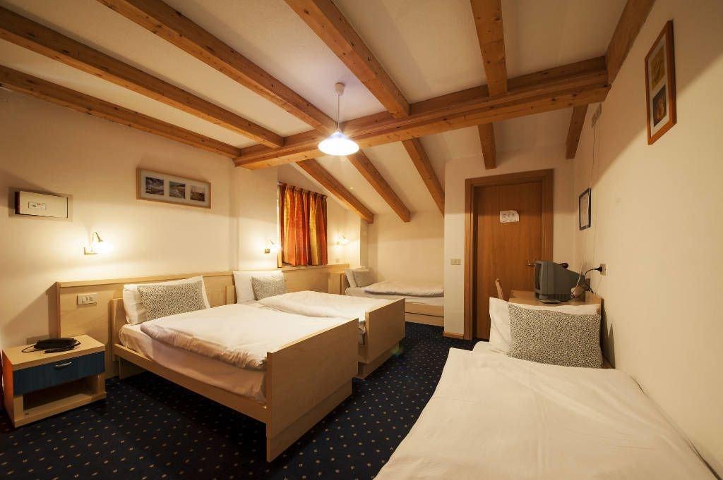 Varios Garni Col da la Vila