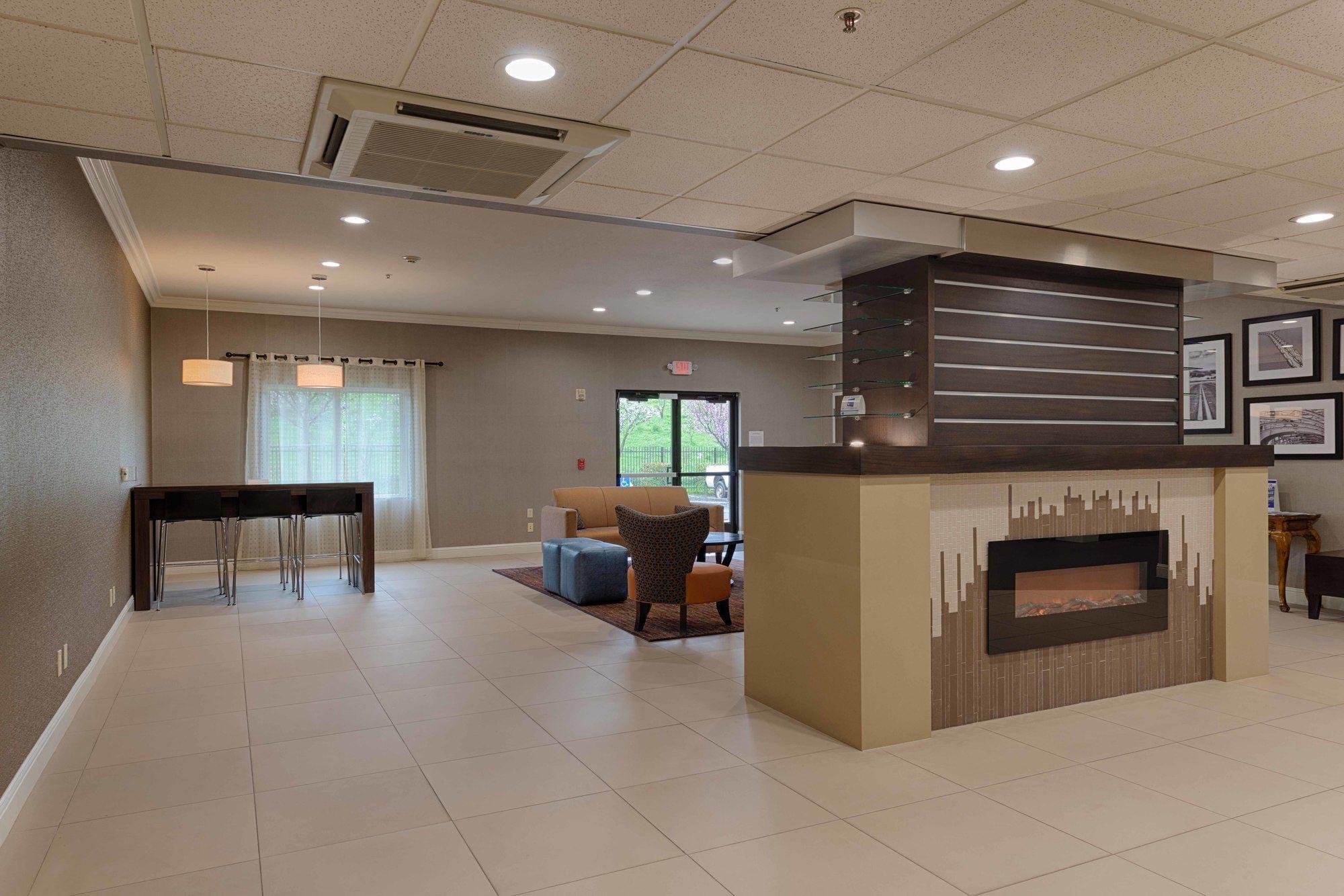 Vista Lobby Best Western Plus Delta Inn & Suites