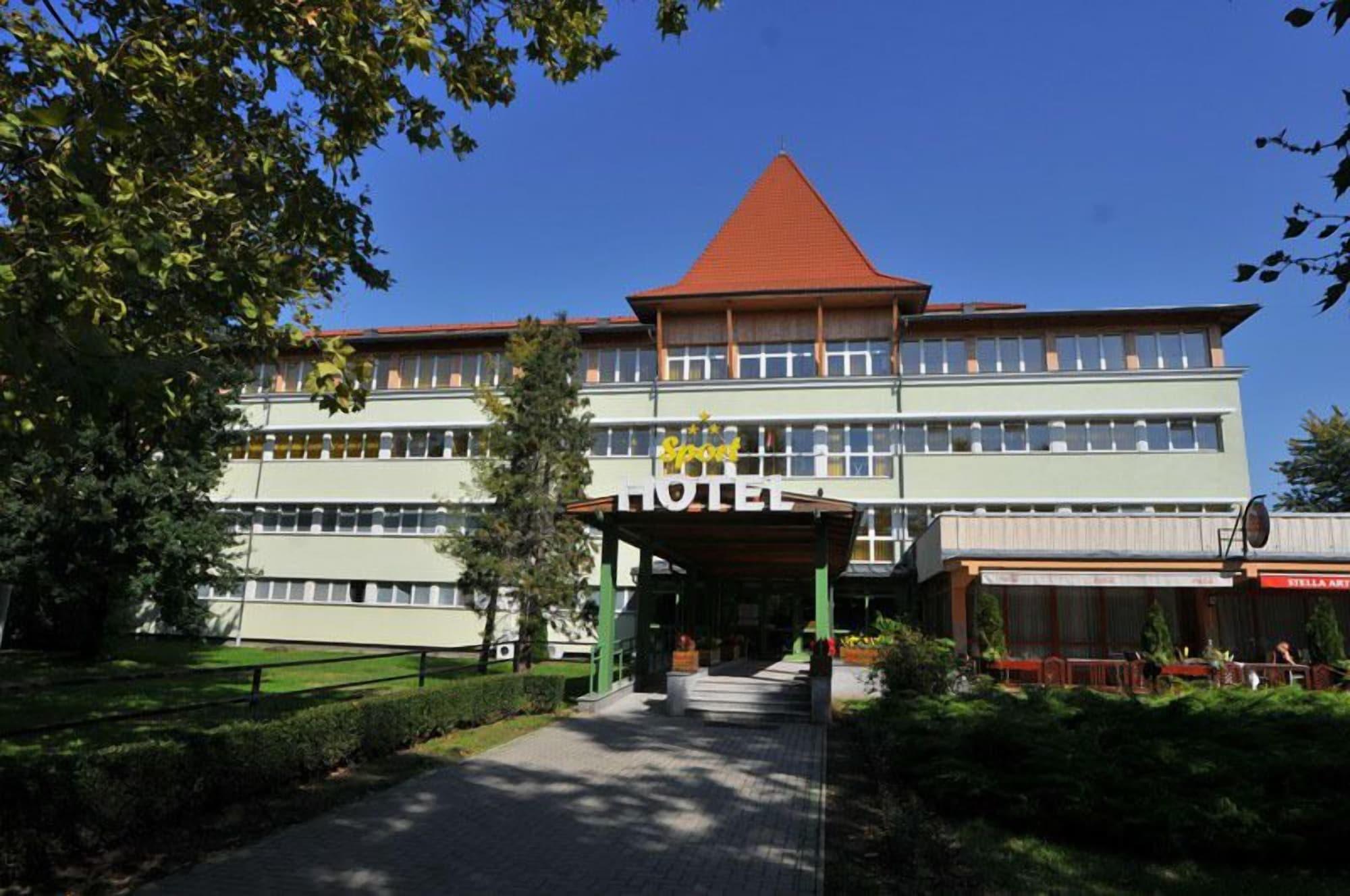Vista Exterior Sport Hotel