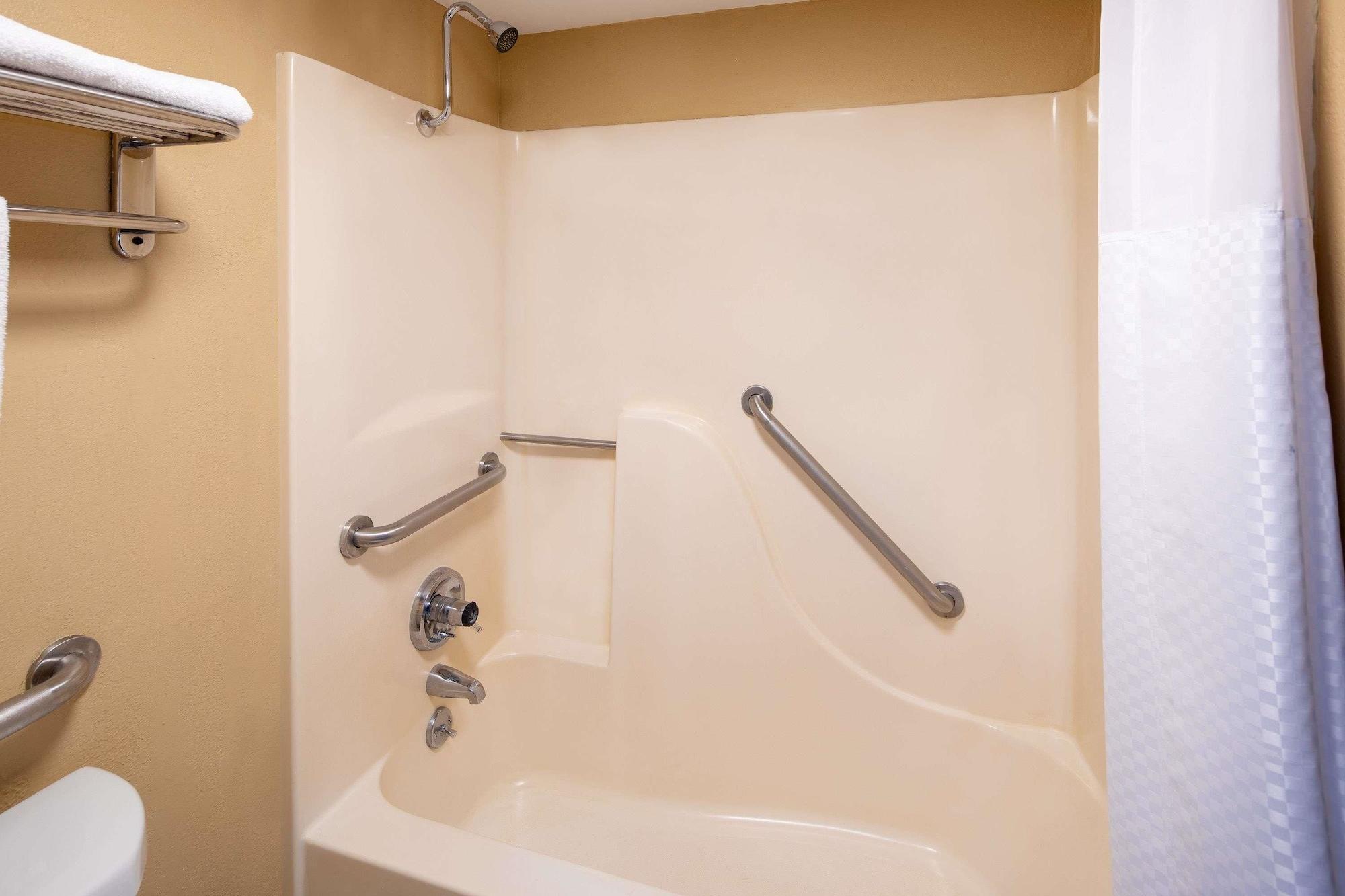 Varios Days Inn by Wyndham Tupelo