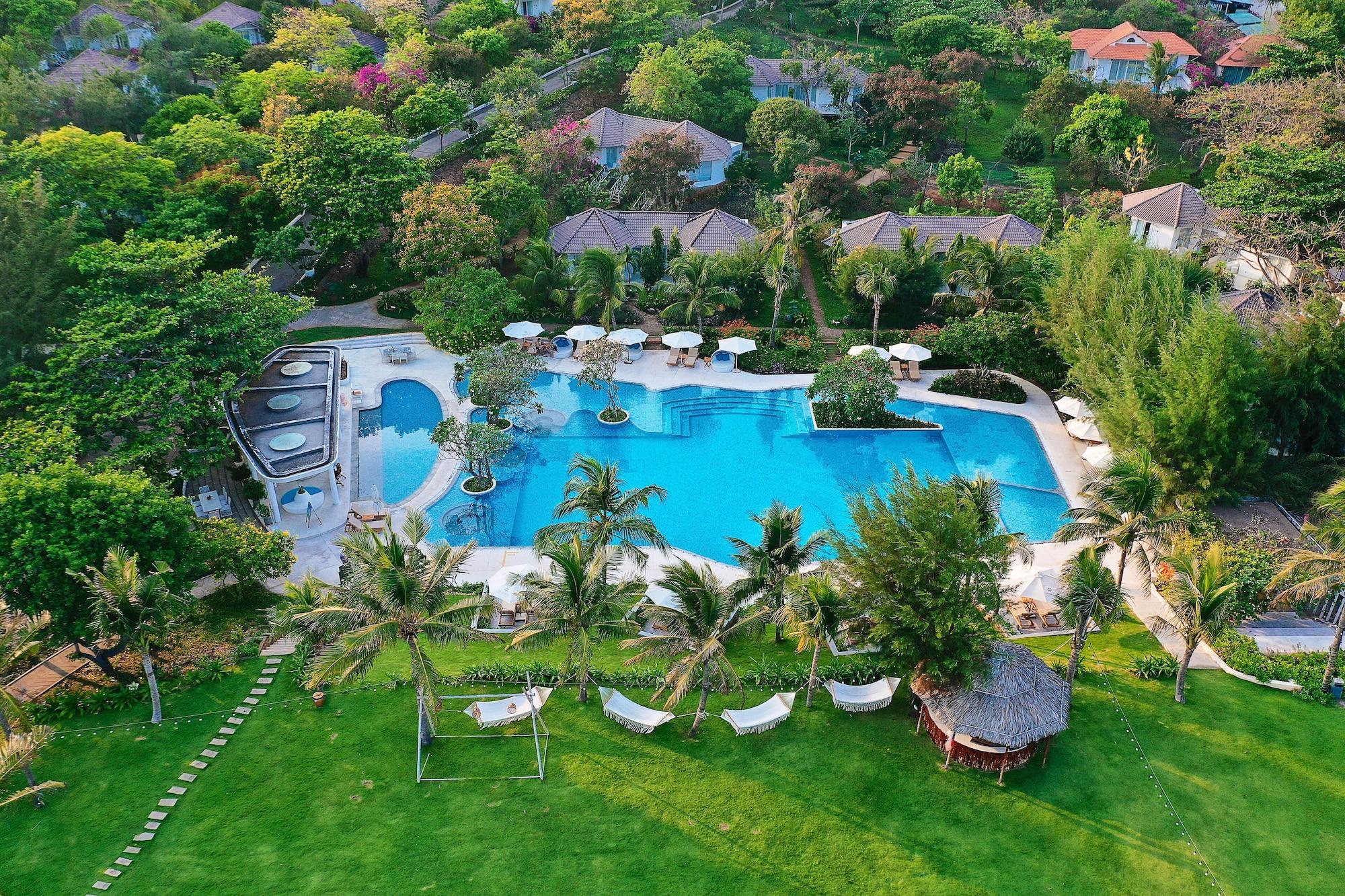 Vista Exterior Fleur de Lys Resort & Spa Long Hai