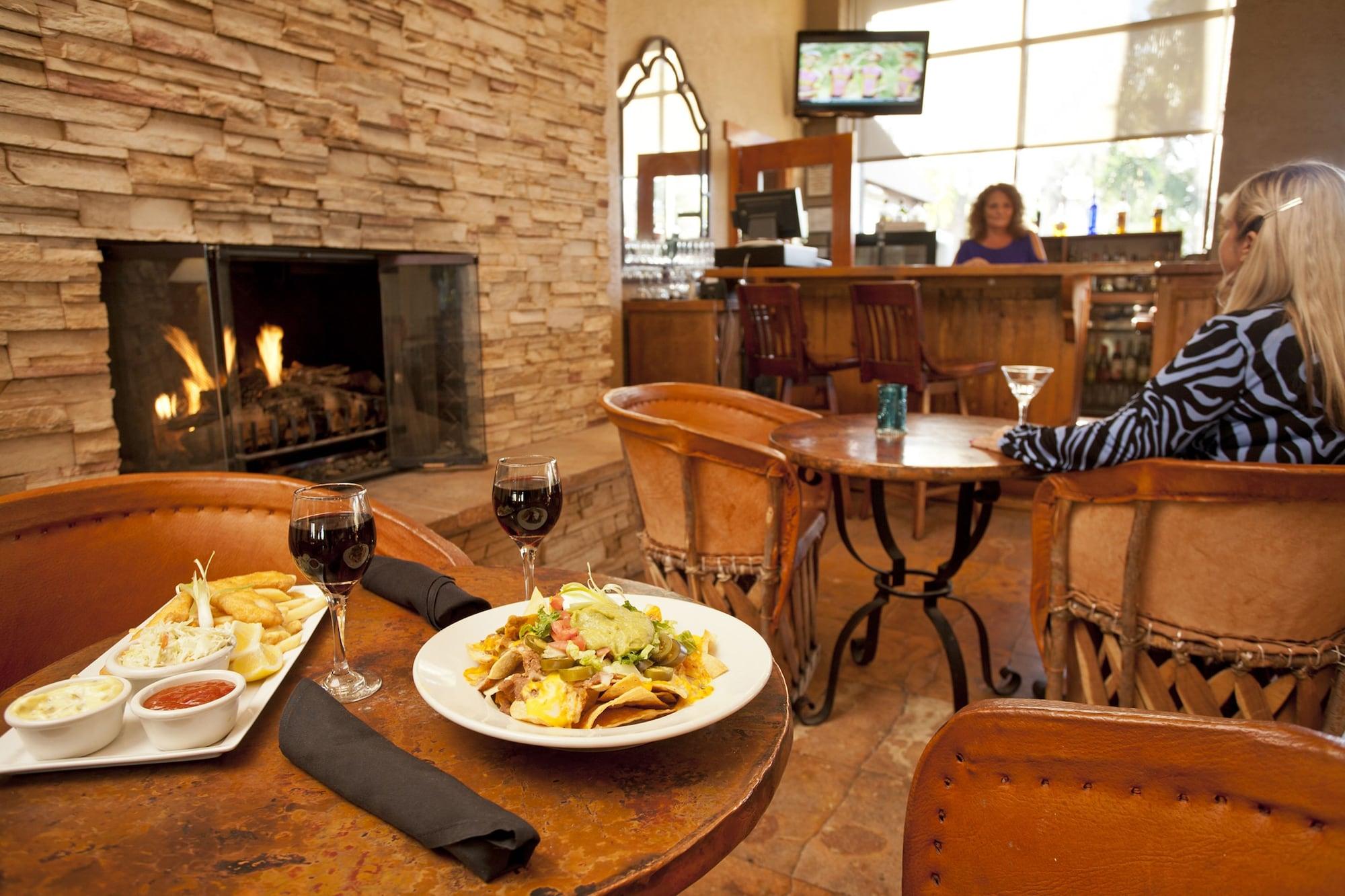 Bar/Salón Ramada by Wyndham Tucson