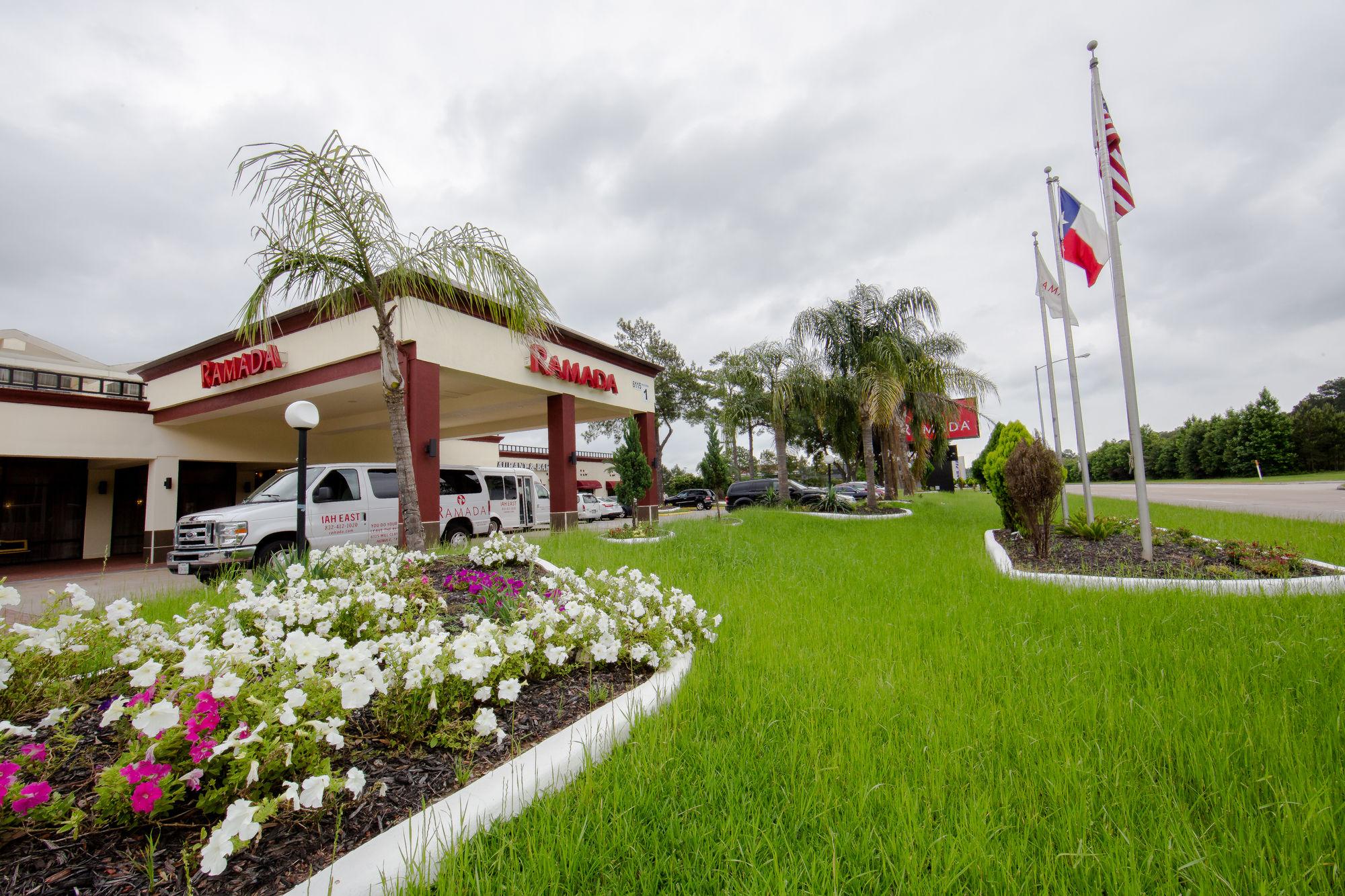 Vista Exterior Ramada Houston Intercontinental Airport East