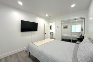 Renta temporal - Disneyland Getaway - 4BR • Clean and Comfortable • Game Room • Family Ready