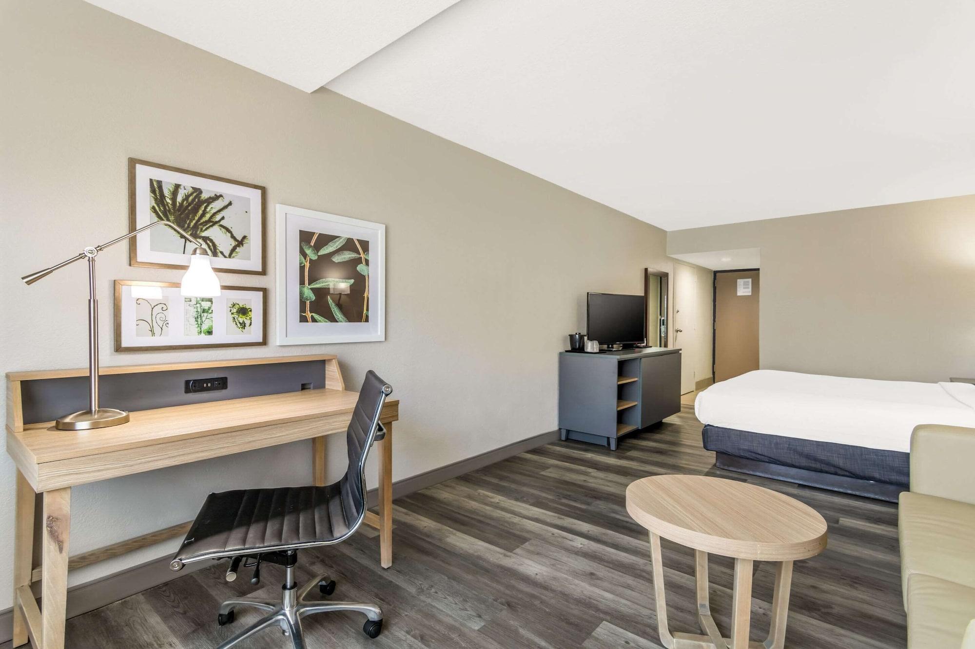 Habitación Country Inn & Suites by Radisson, Atlanta Airport South, GA