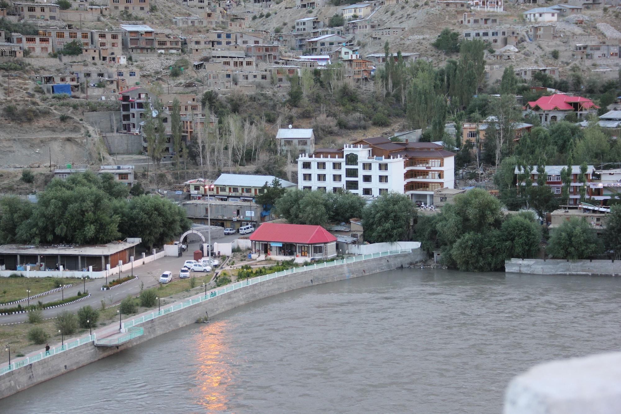 Varios Hotel Royal Gasho