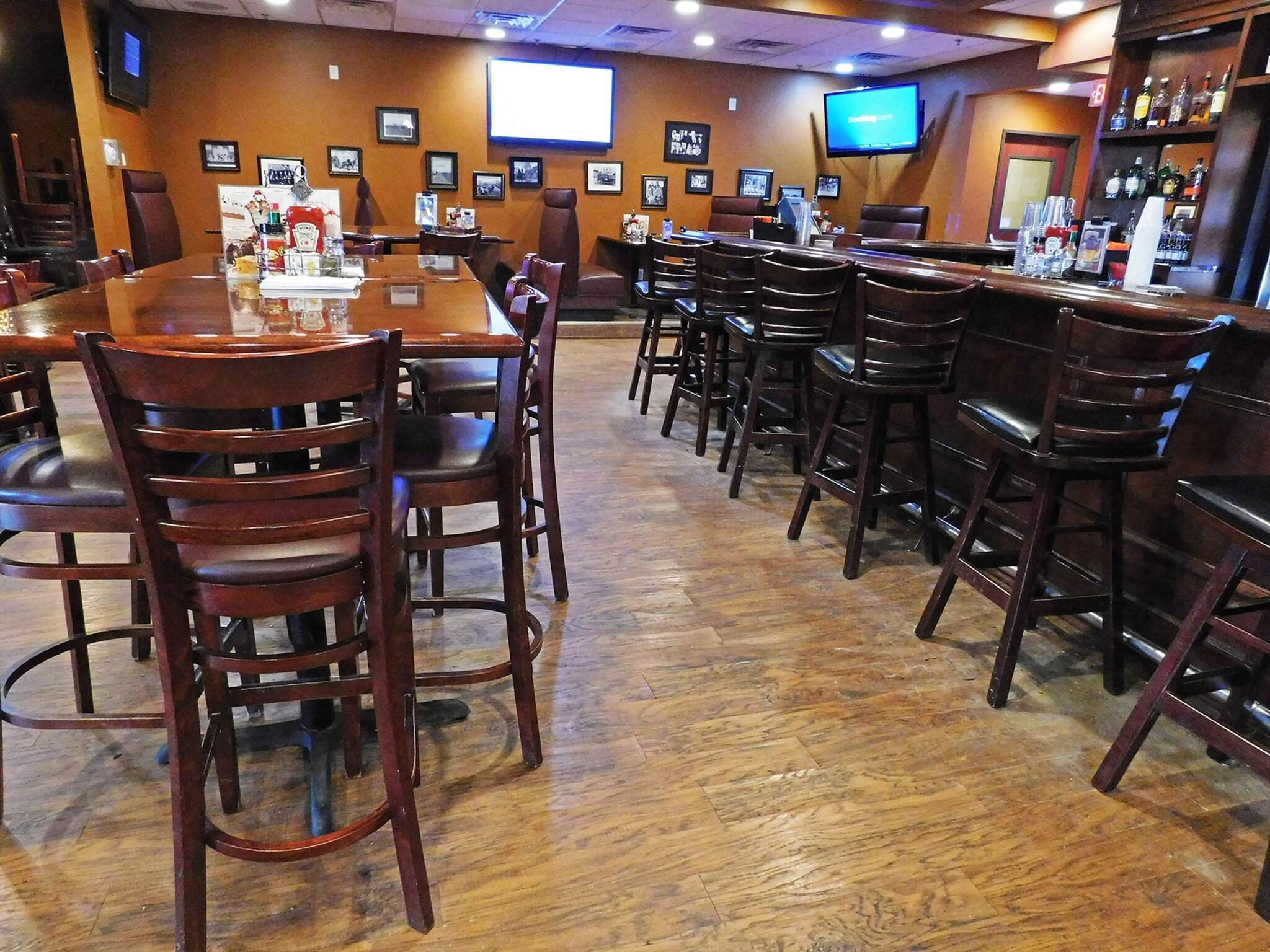 Bar/Salón Days Inn by Wyndham Fargo/Casselton